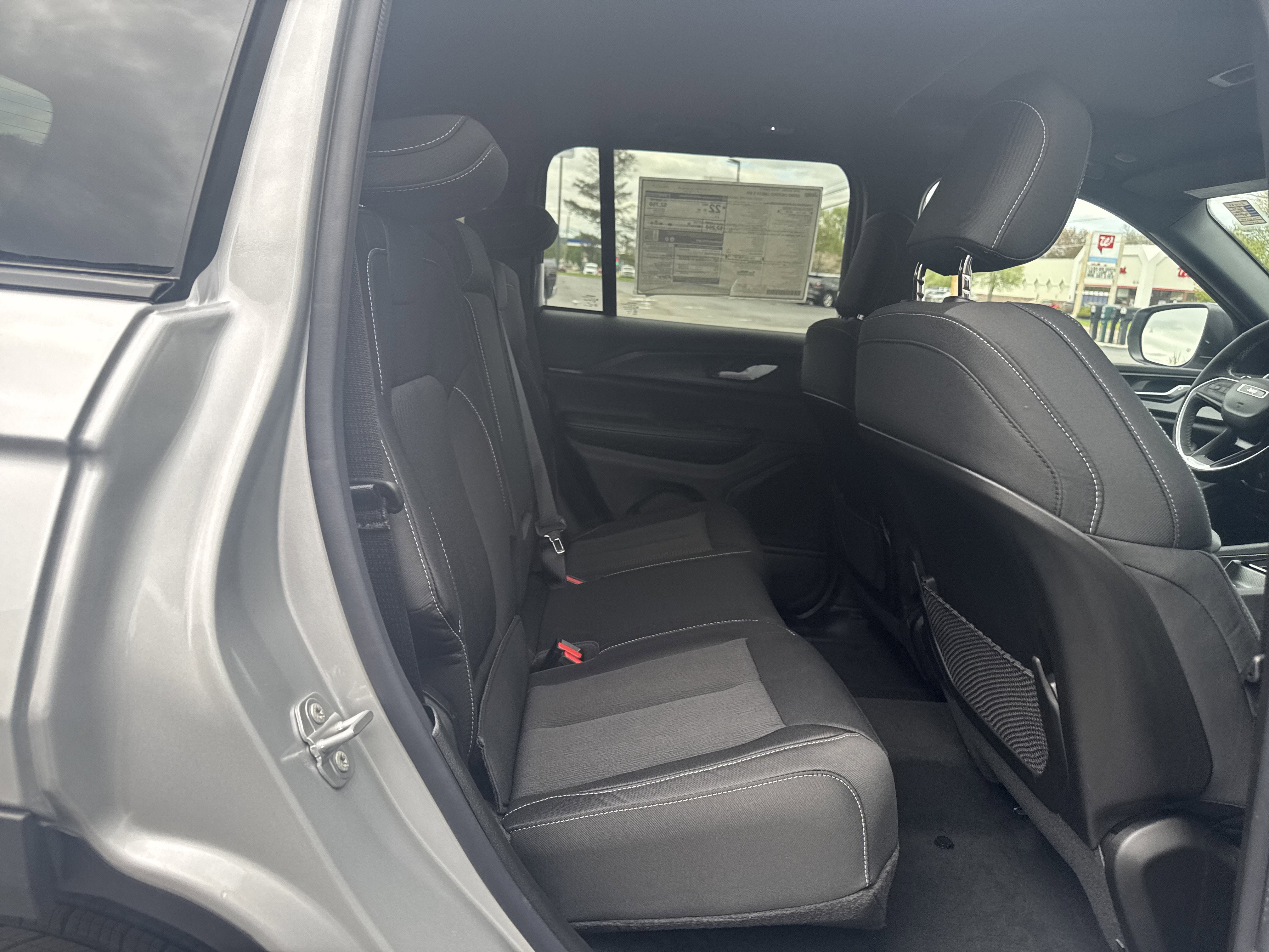 2026 Jeep Grand Cherokee GRAND CHEROKEE LAREDO X 4X4