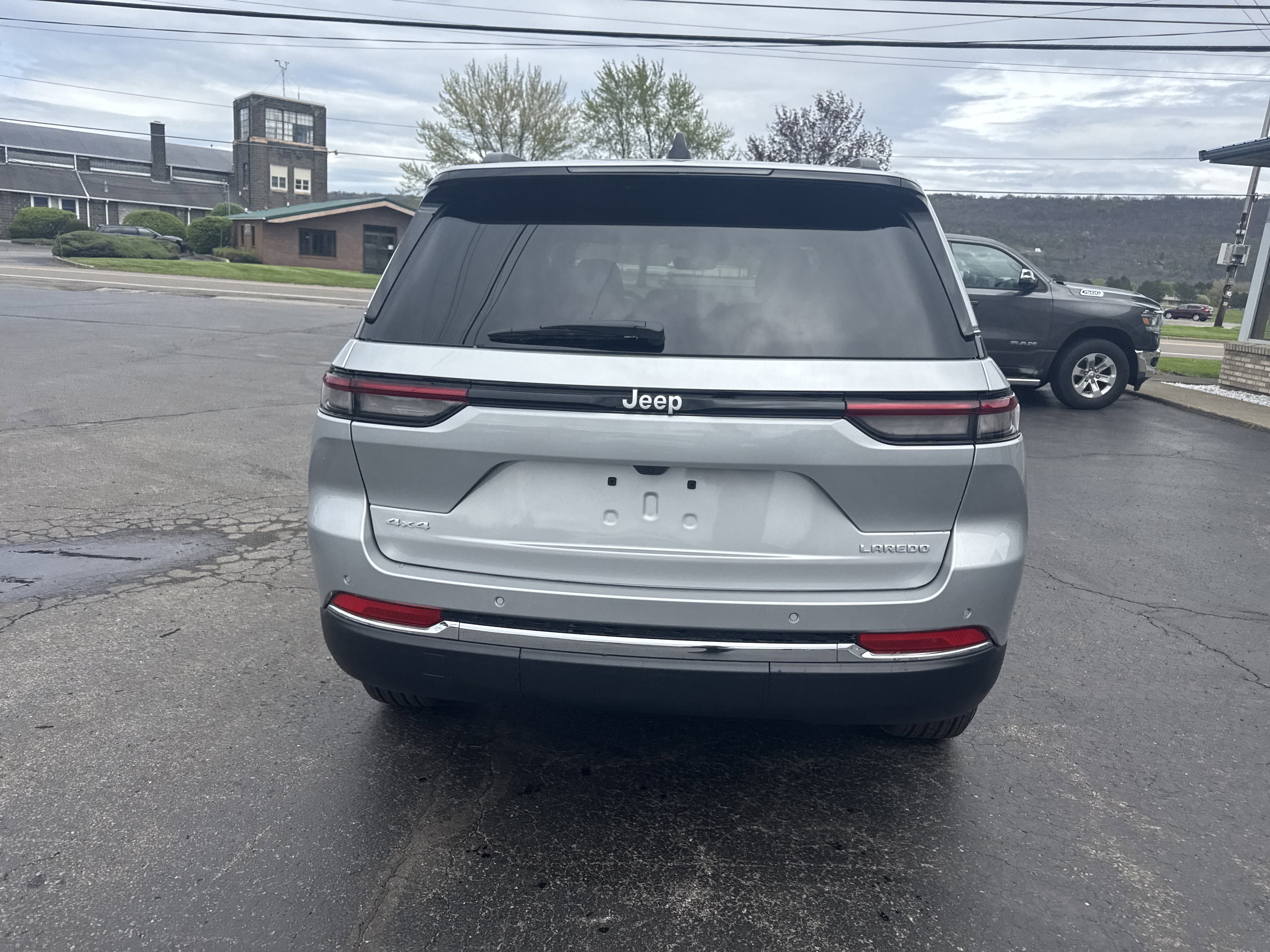 2026 Jeep Grand Cherokee GRAND CHEROKEE LAREDO X 4X4