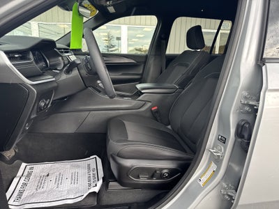 2025 Jeep Grand Cherokee Laredo 4x4