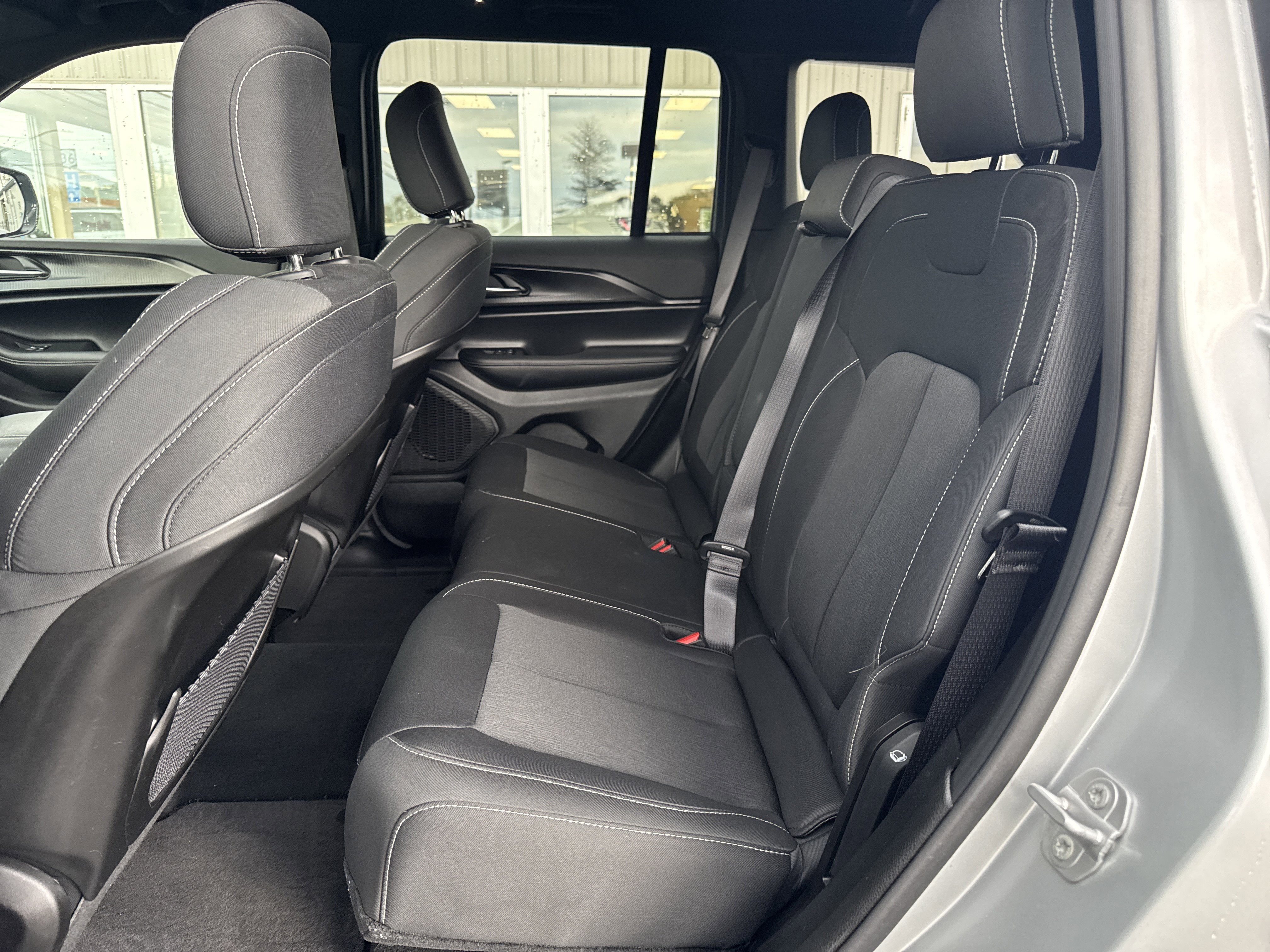 2025 Jeep Grand Cherokee Laredo 4x4