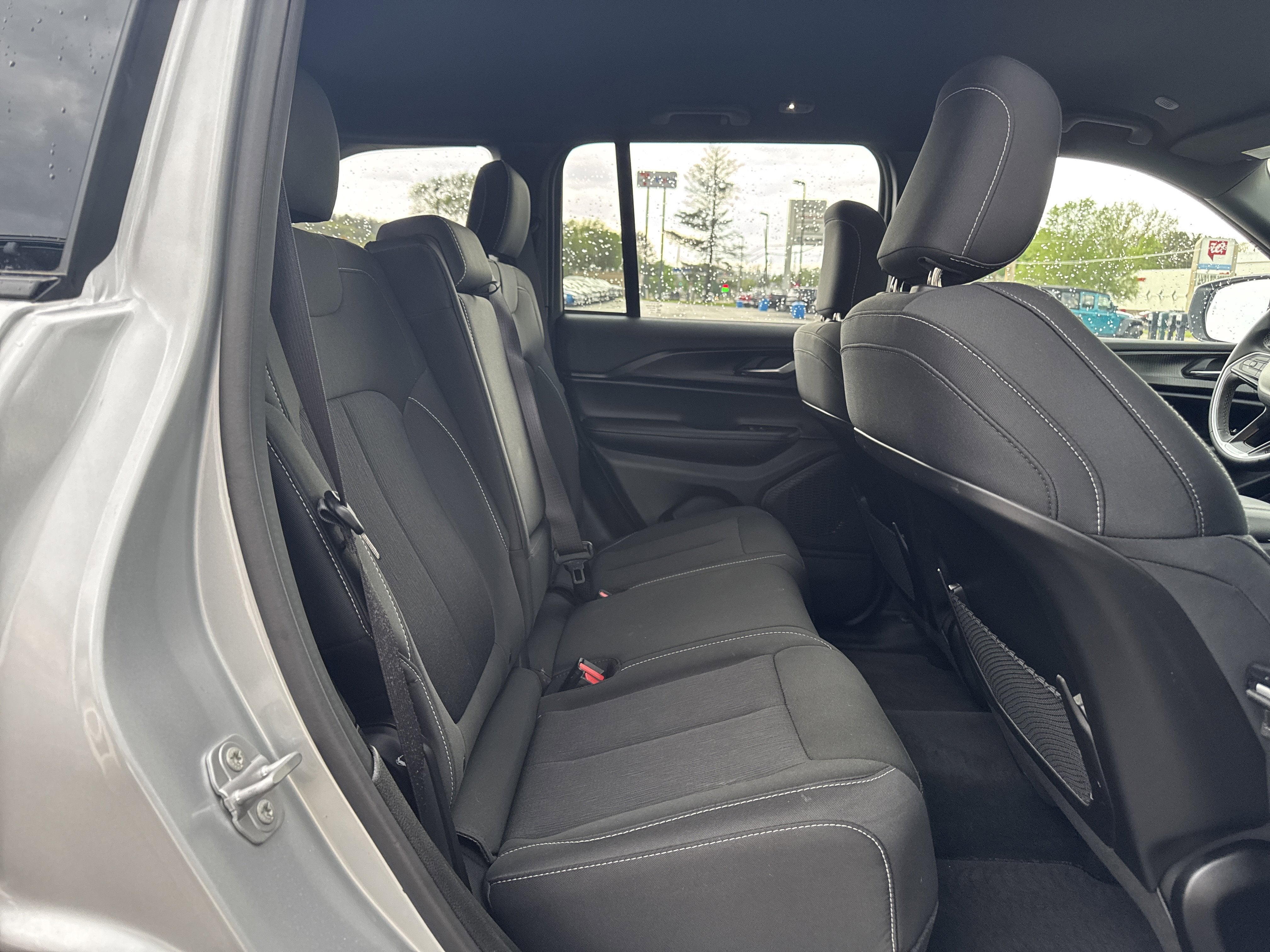 2025 Jeep Grand Cherokee Laredo 4x4
