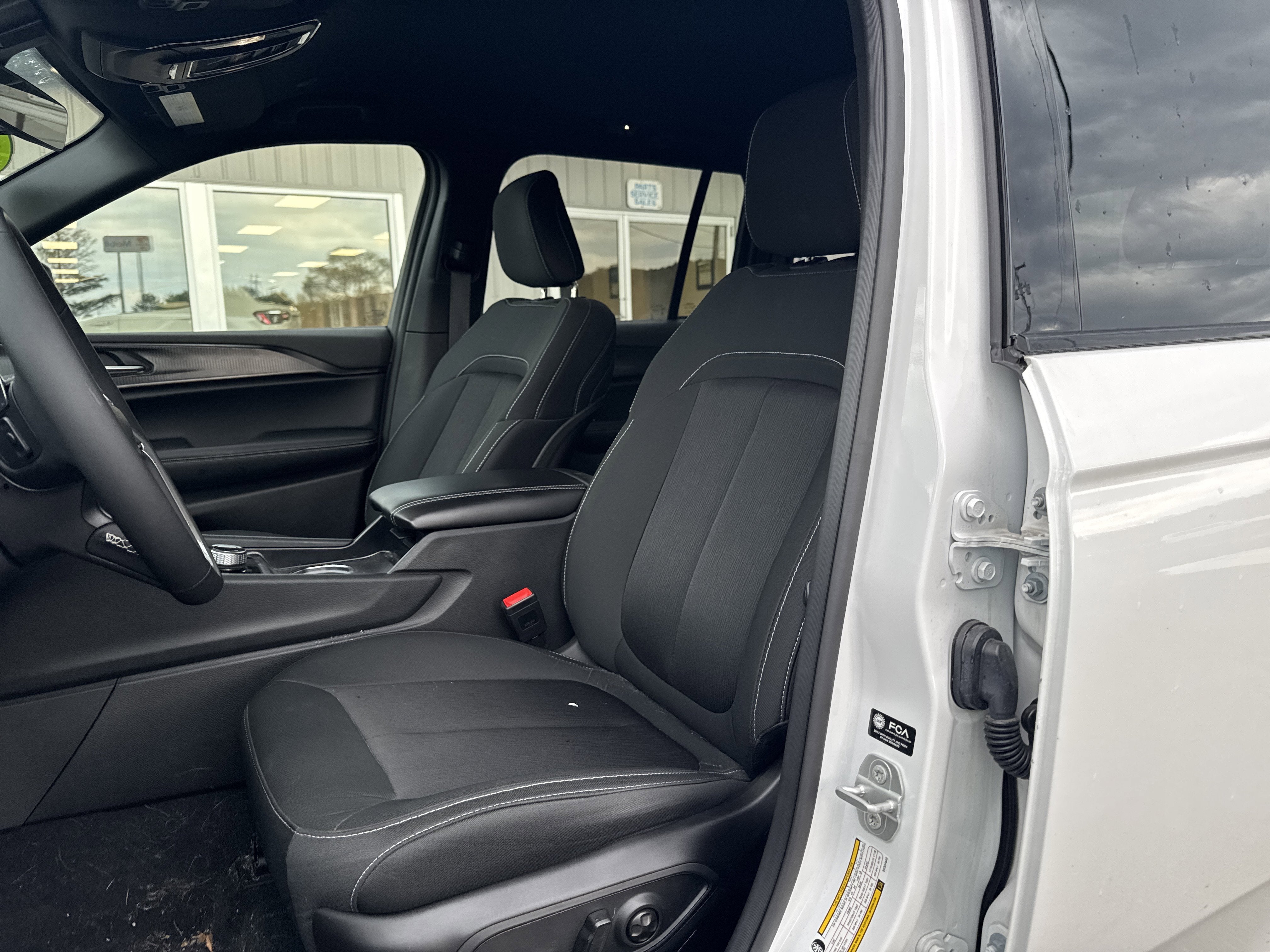 2025 Jeep Grand Cherokee Laredo 4x4