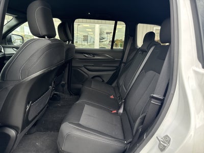 2025 Jeep Grand Cherokee Laredo 4x4