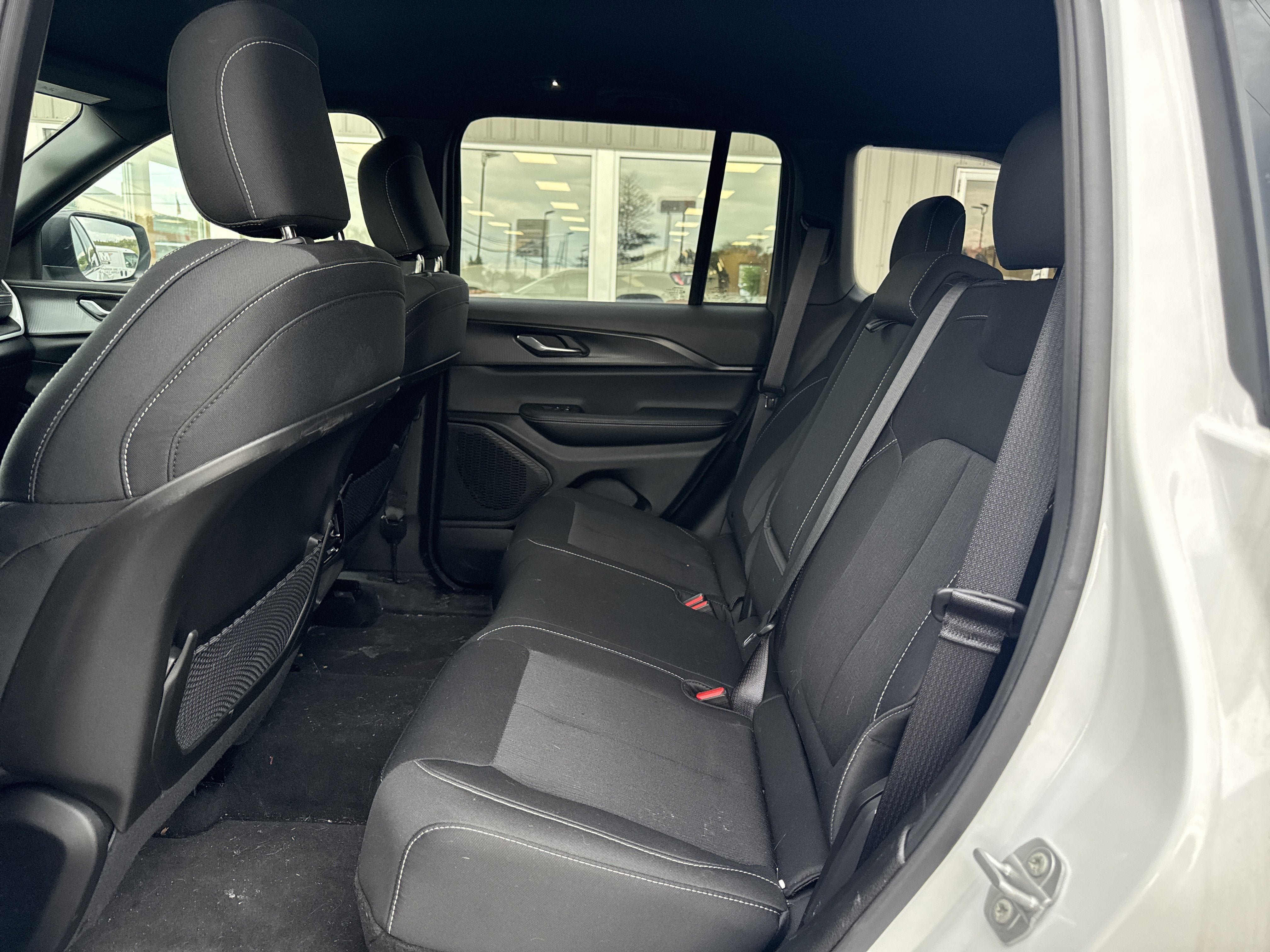 2025 Jeep Grand Cherokee Laredo 4x4
