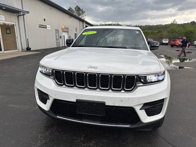 2025 Jeep Grand Cherokee Laredo 4x4
