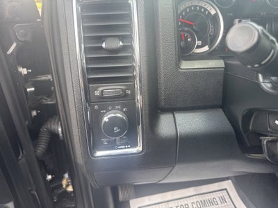 2017 RAM 1500 Laramie Quad Cab 4x4 6'4' Box