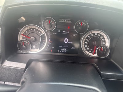 2017 RAM 1500 Laramie Quad Cab 4x4 6'4' Box