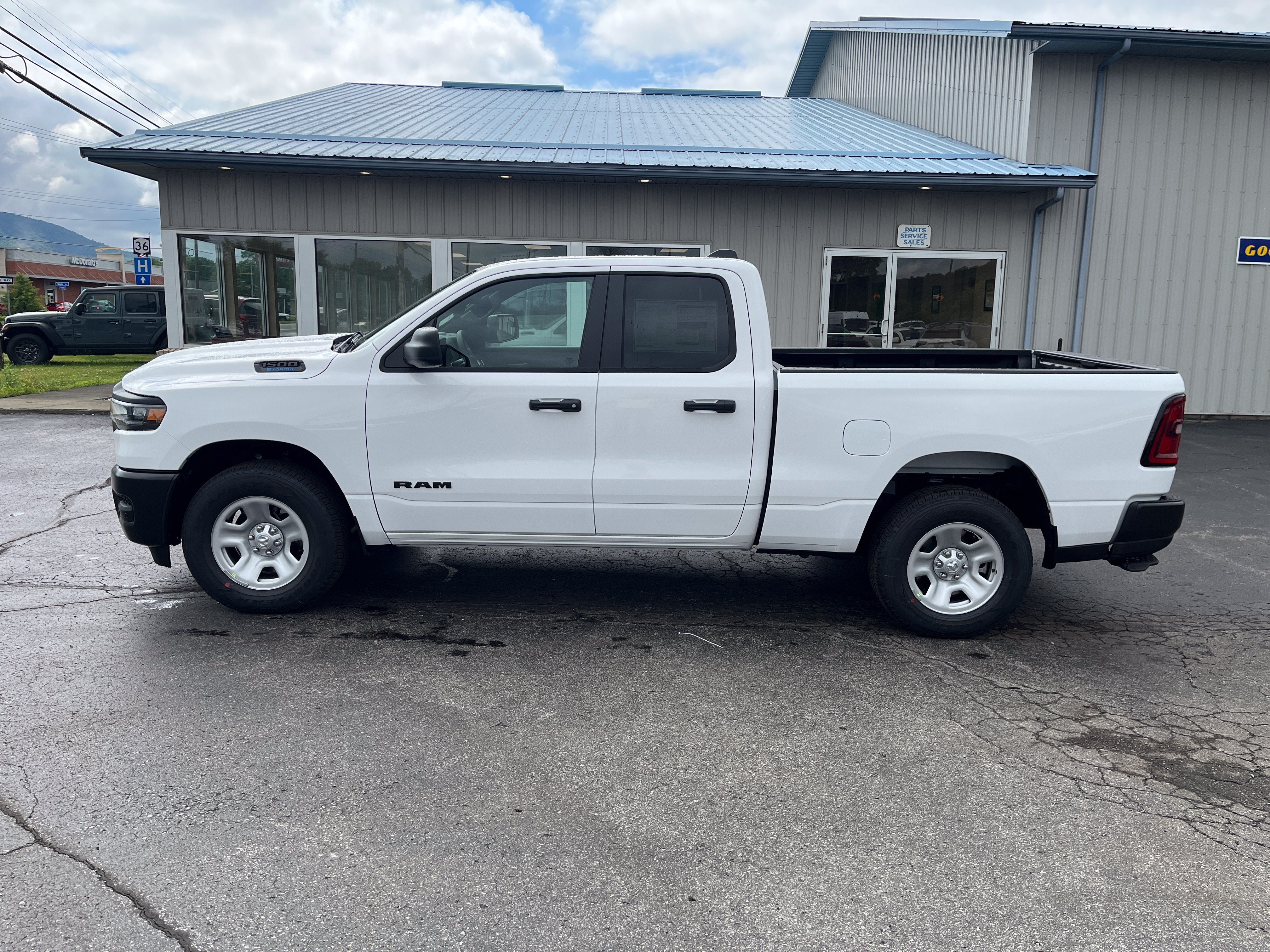 2026 RAM Ram 1500 RAM 1500 TRADESMAN QUAD CAB 4X4 6'4' BOX