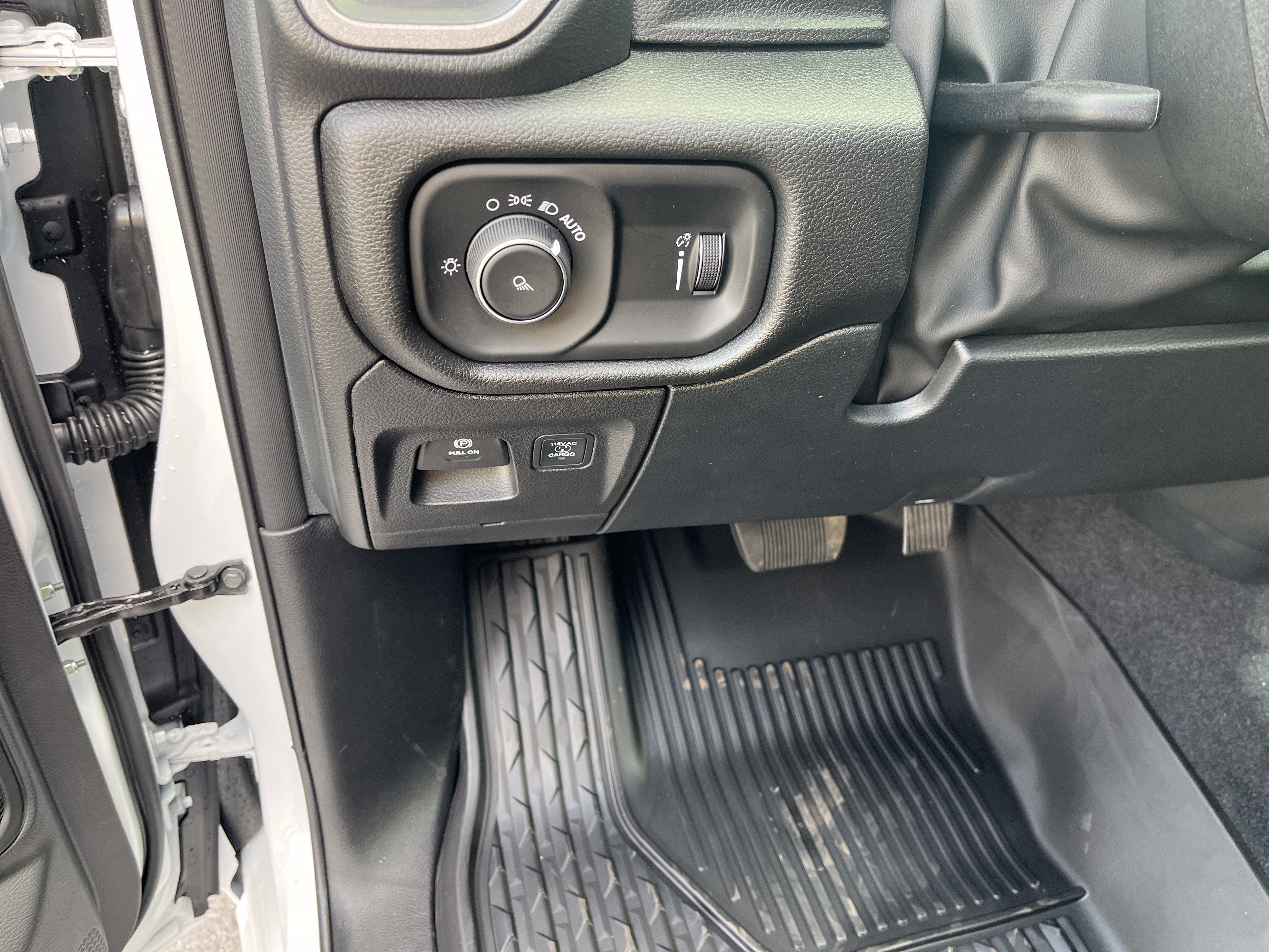 2026 RAM Ram 1500 RAM 1500 TRADESMAN QUAD CAB 4X4 6'4' BOX