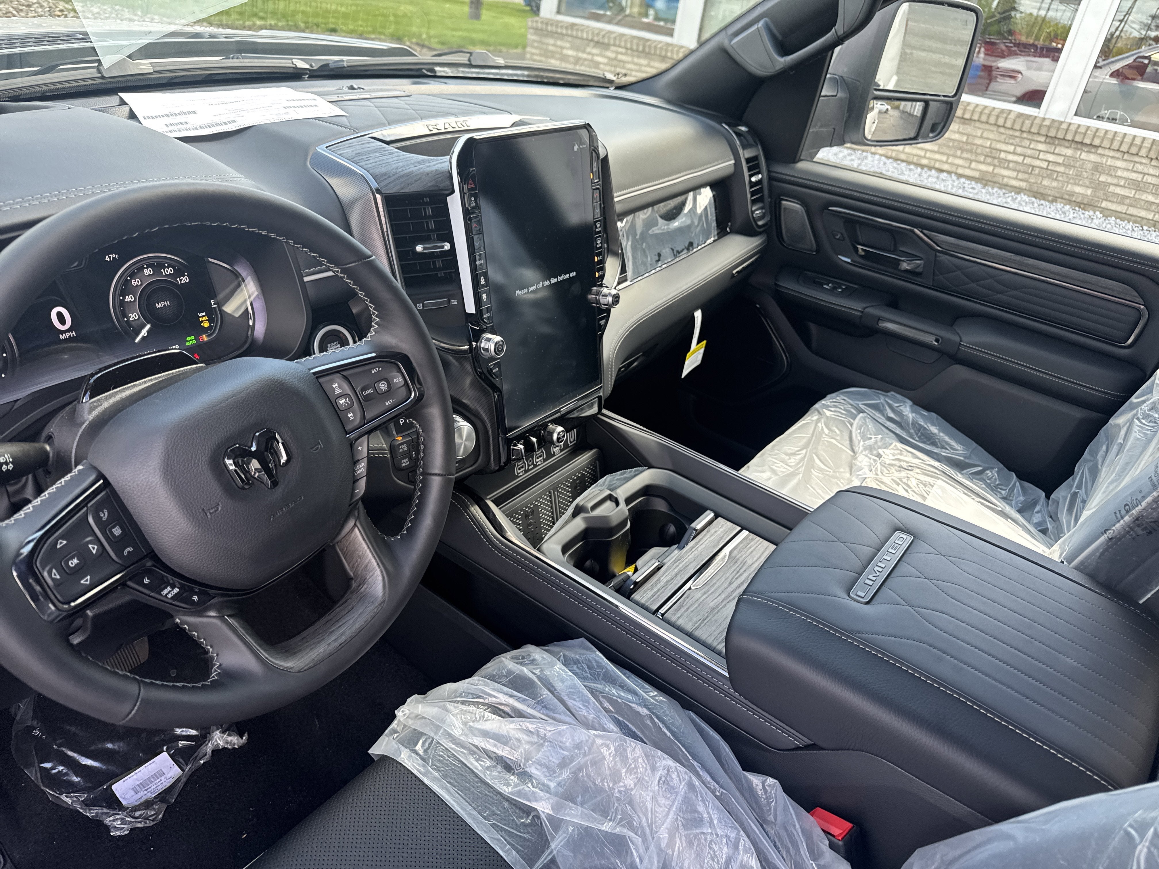 2026 RAM Ram 1500 RAM 1500 LIMITED CREW CAB 4X4 5'7' BOX