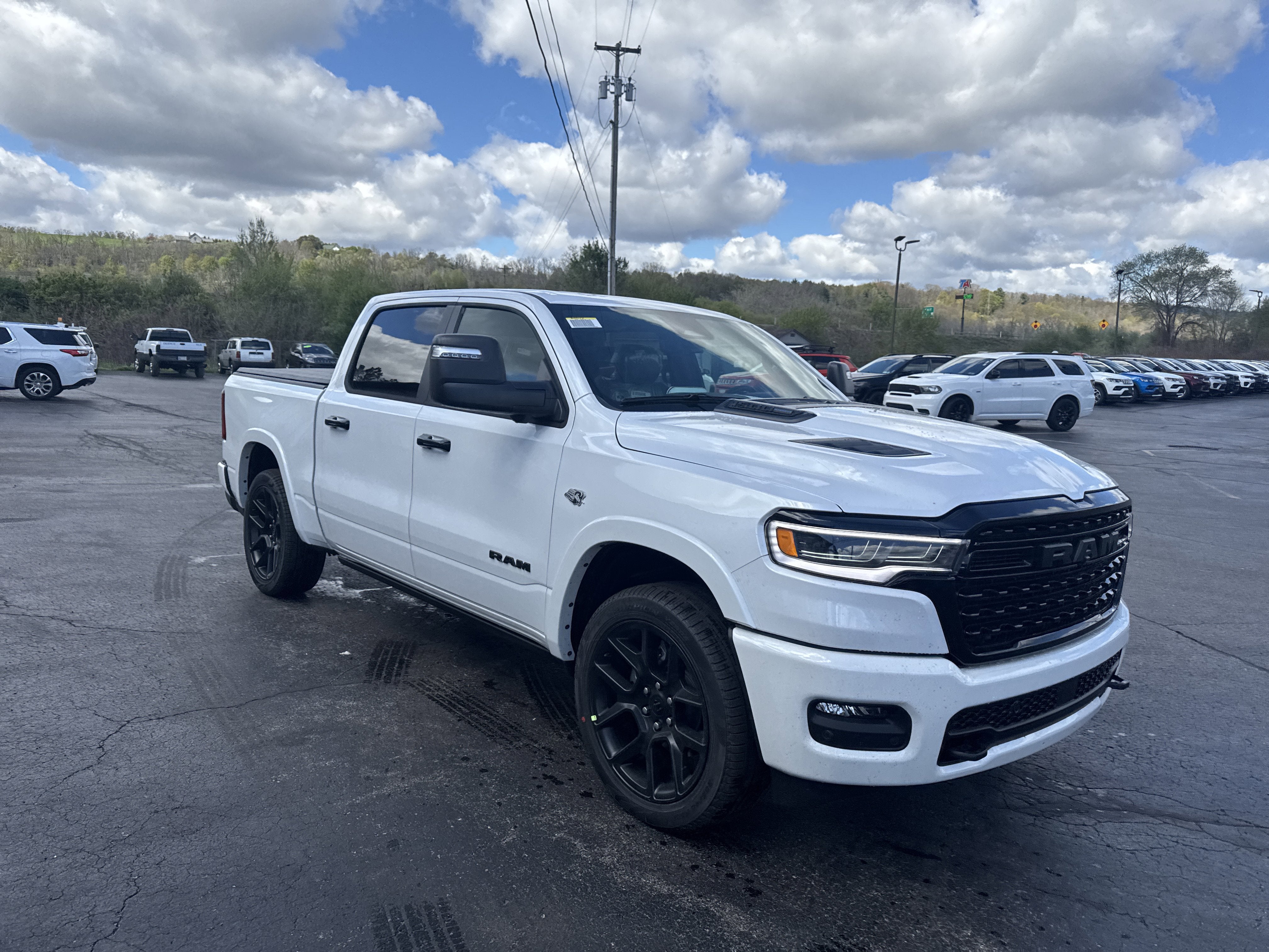 2026 RAM Ram 1500 RAM 1500 LIMITED CREW CAB 4X4 5'7' BOX