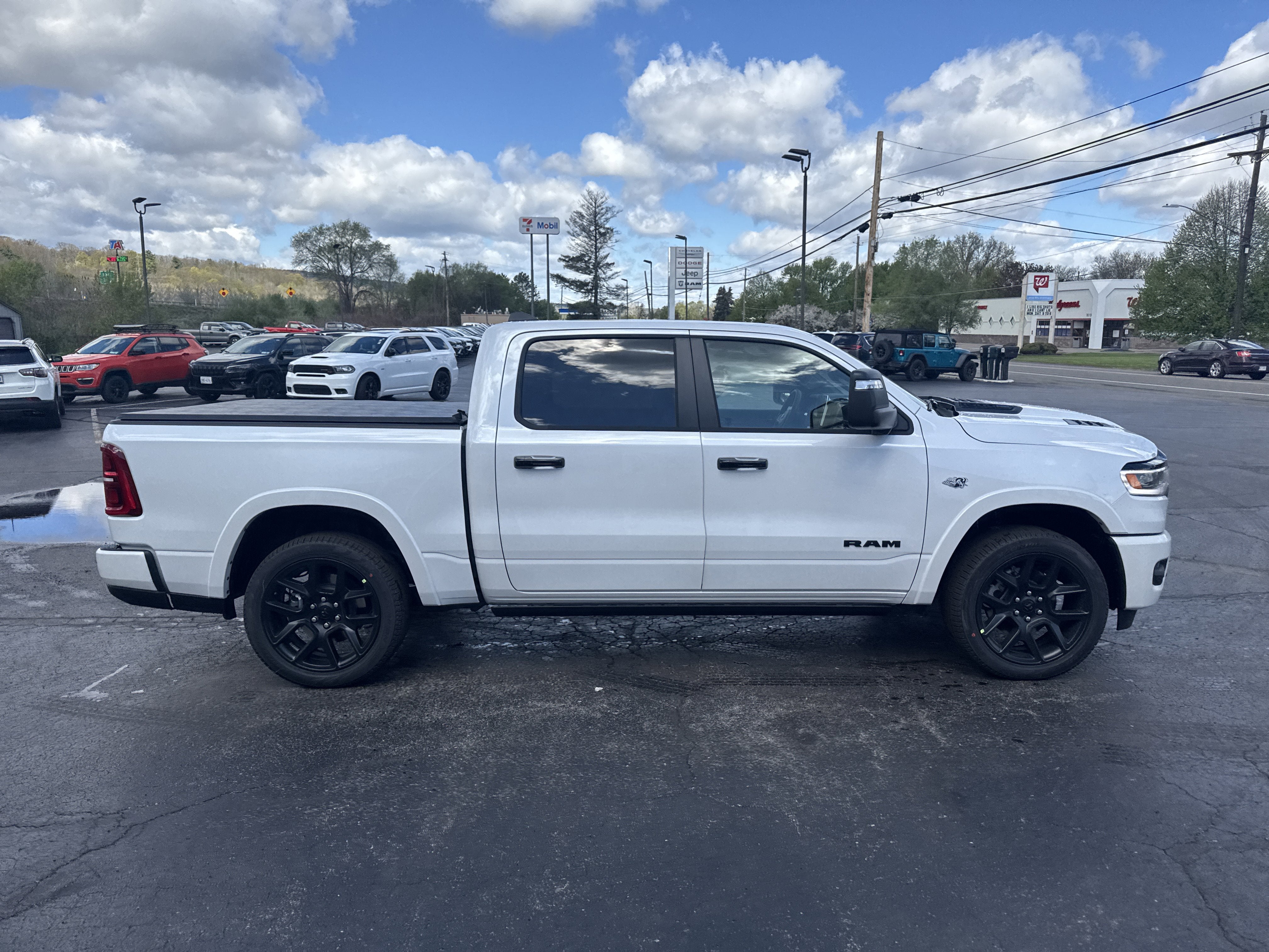 2026 RAM Ram 1500 RAM 1500 LIMITED CREW CAB 4X4 5'7' BOX