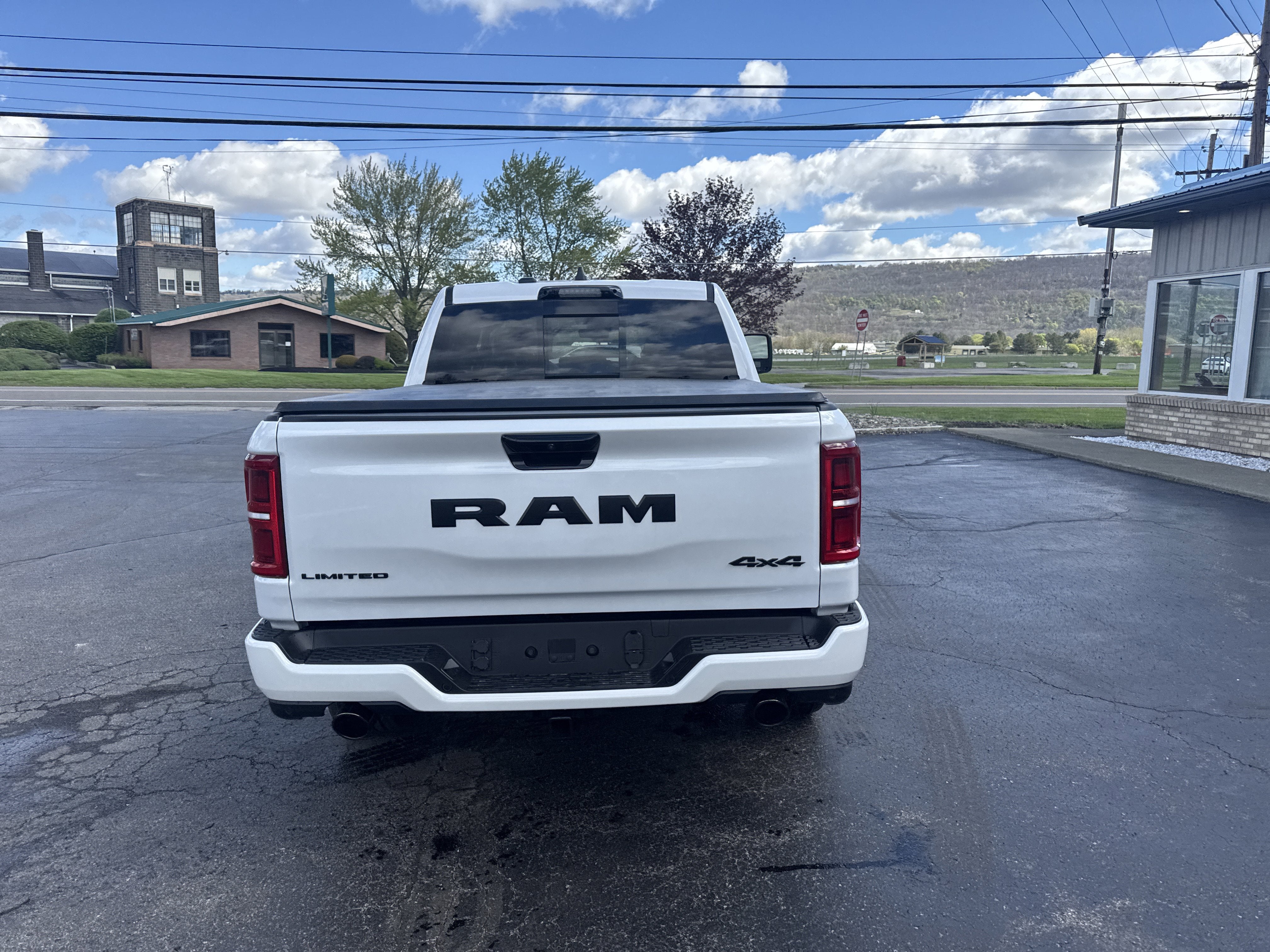 2026 RAM Ram 1500 RAM 1500 LIMITED CREW CAB 4X4 5'7' BOX