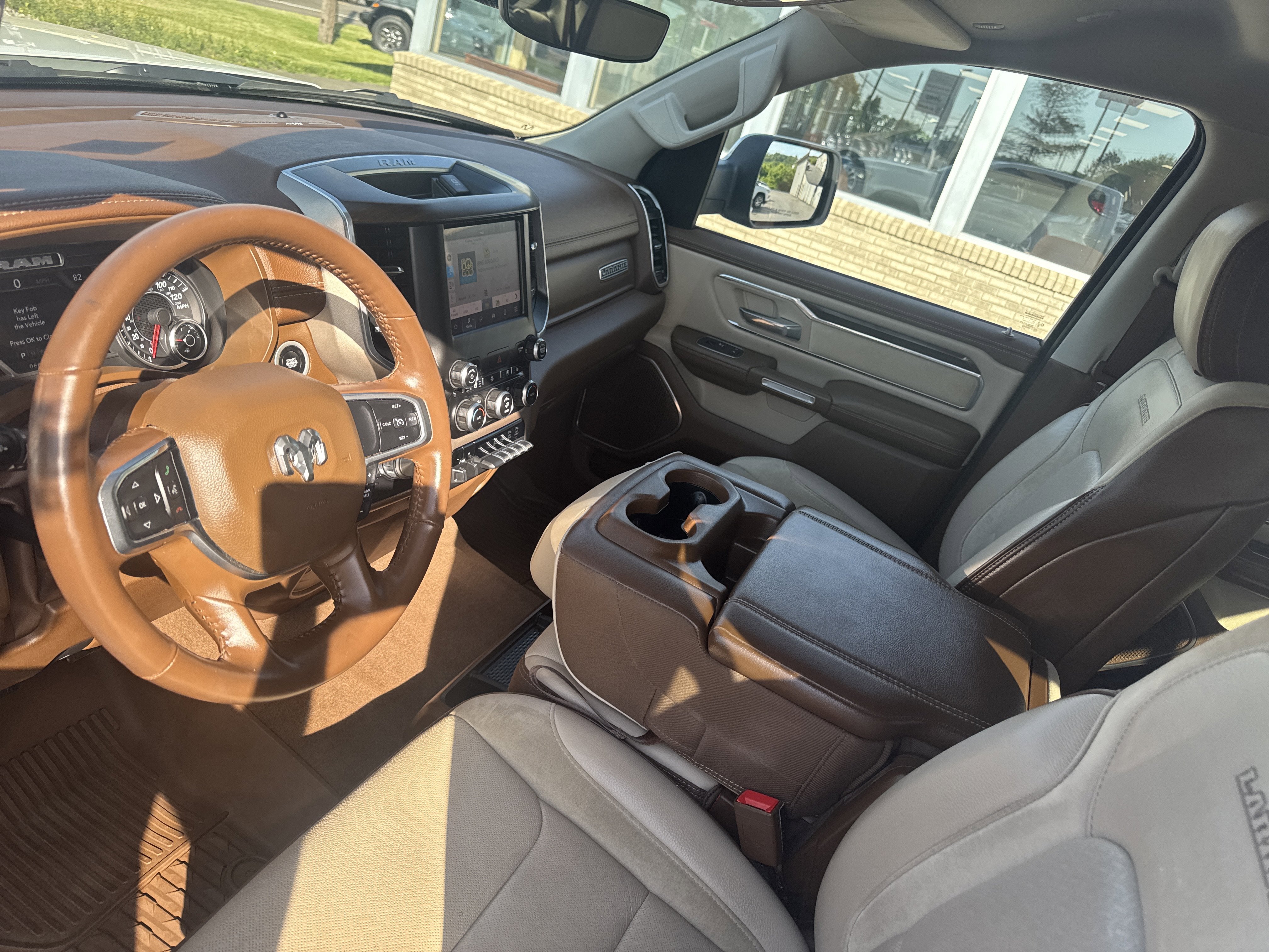 2022 RAM 1500 Laramie Crew Cab 4x4 5'7' Box