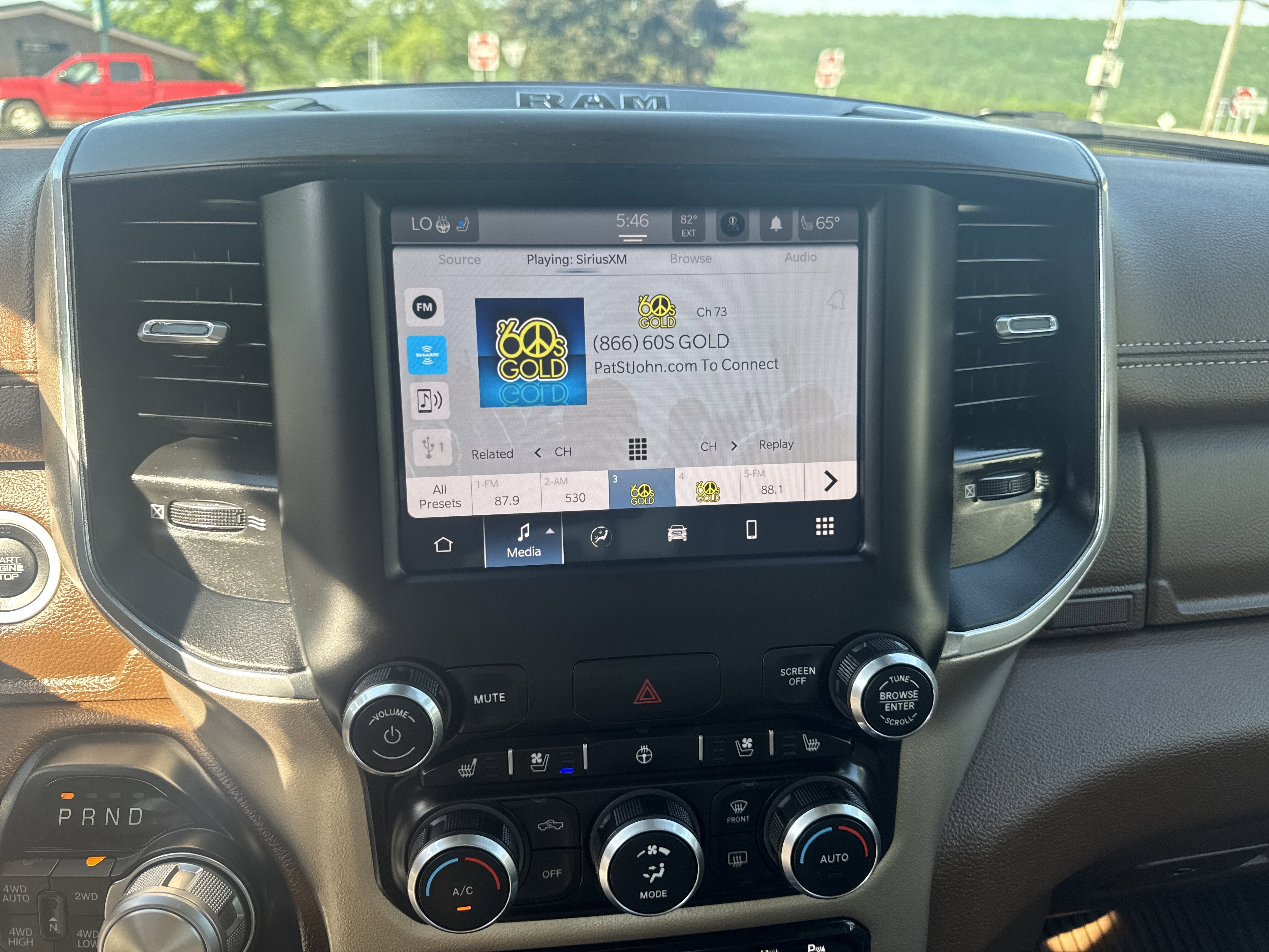 2022 RAM 1500 Laramie Crew Cab 4x4 5'7' Box