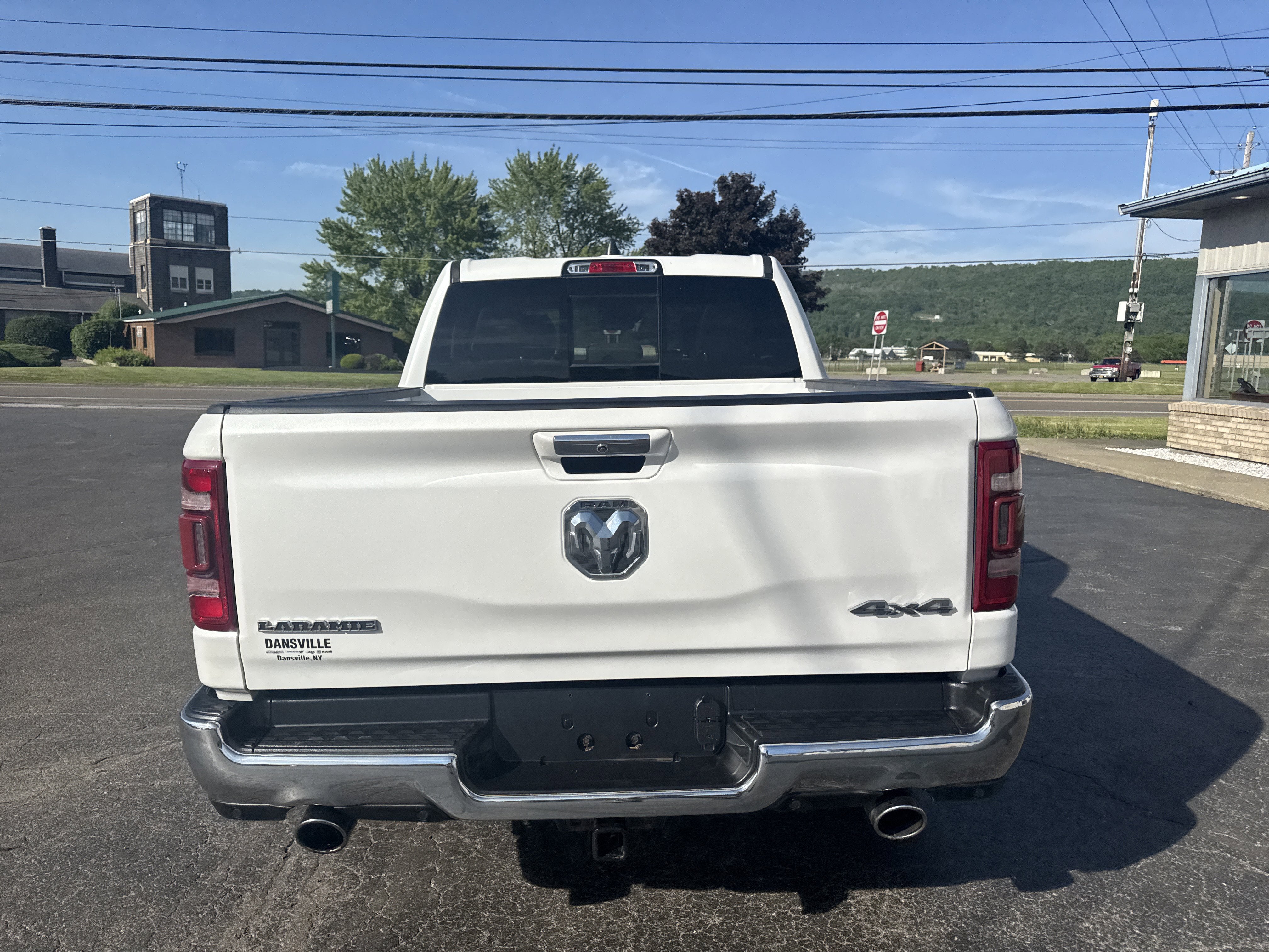 2022 RAM 1500 Laramie Crew Cab 4x4 5'7' Box