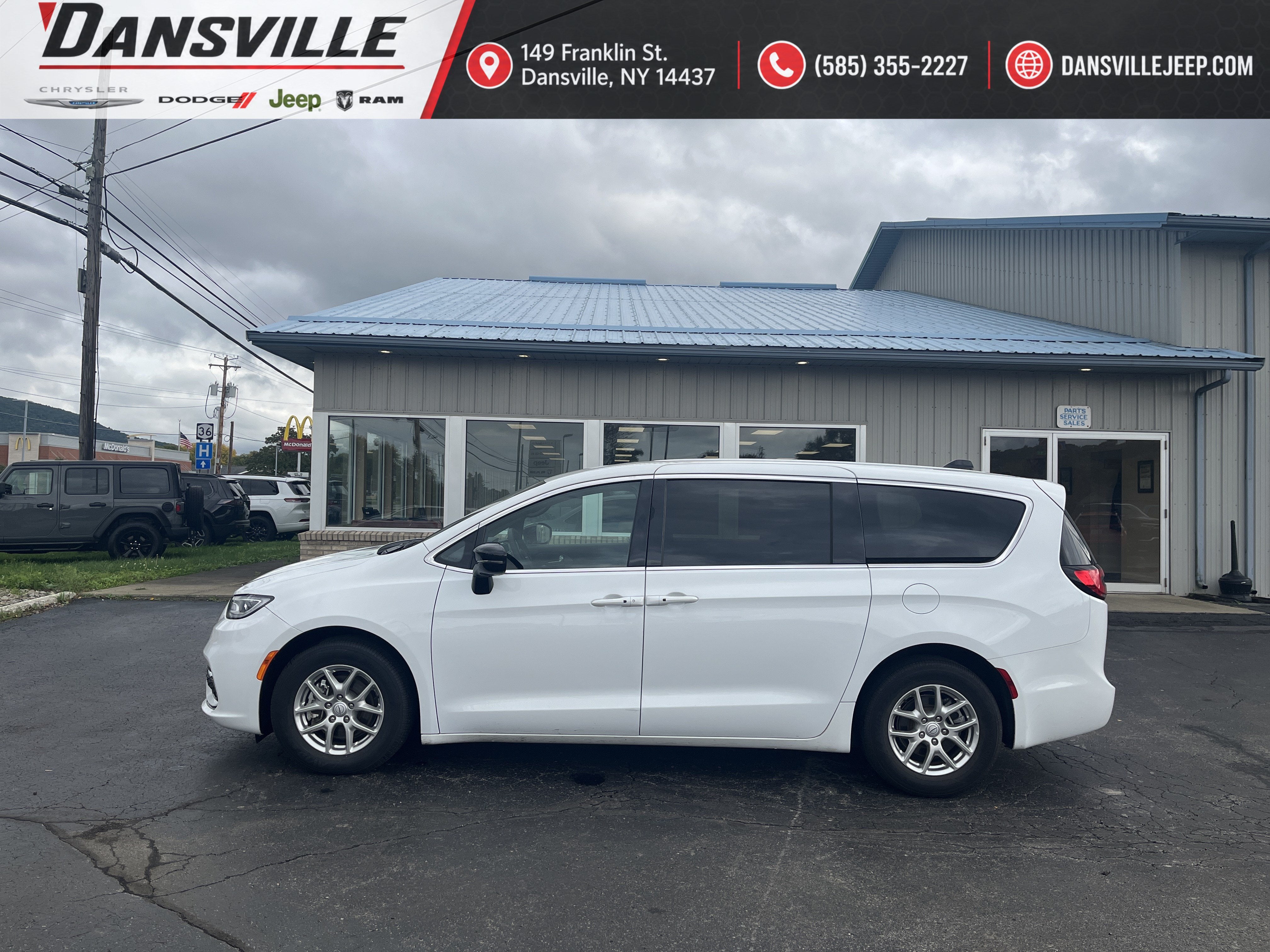 2026 Chrysler Pacifica Select