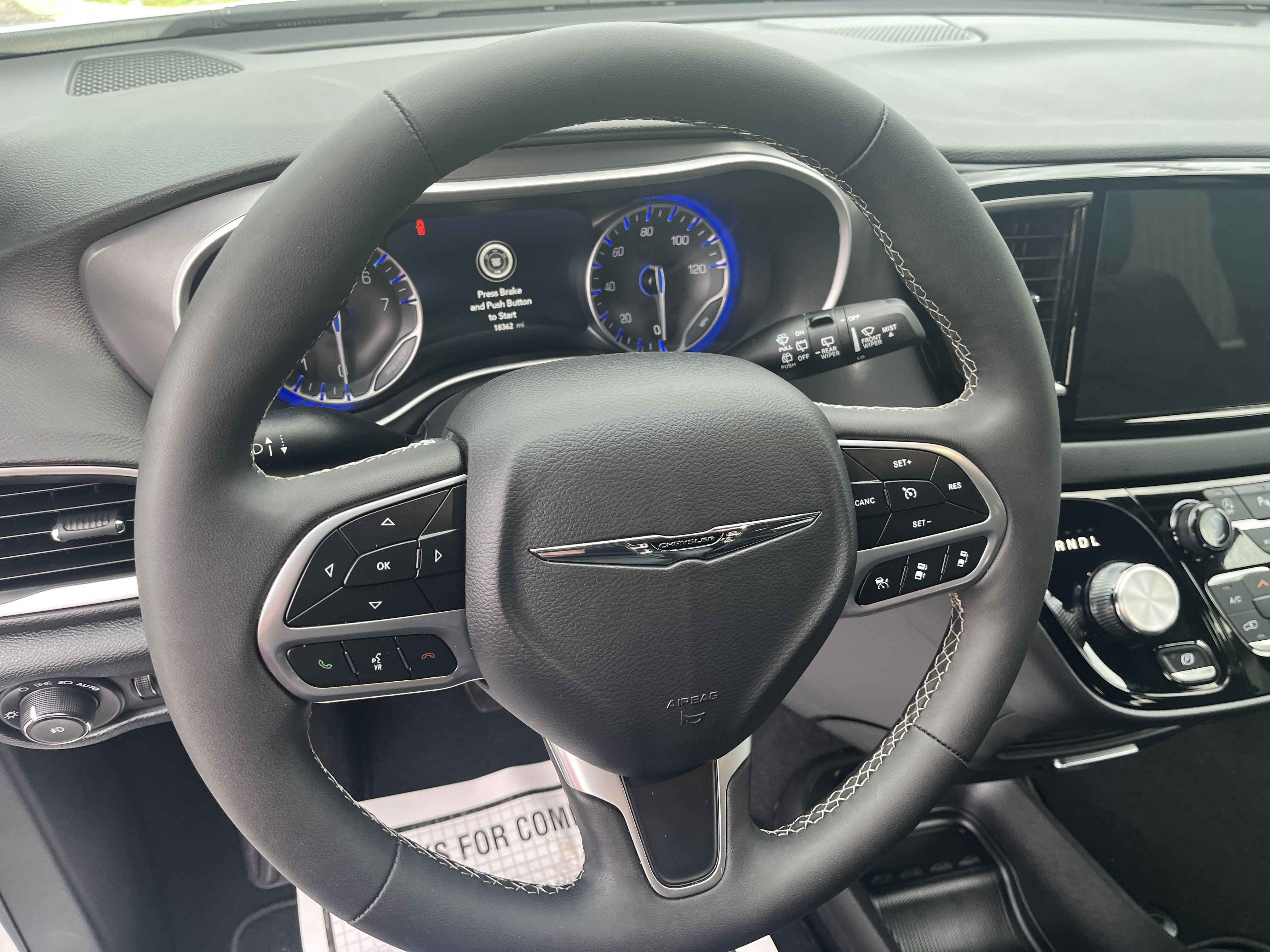 2026 Chrysler Pacifica Select
