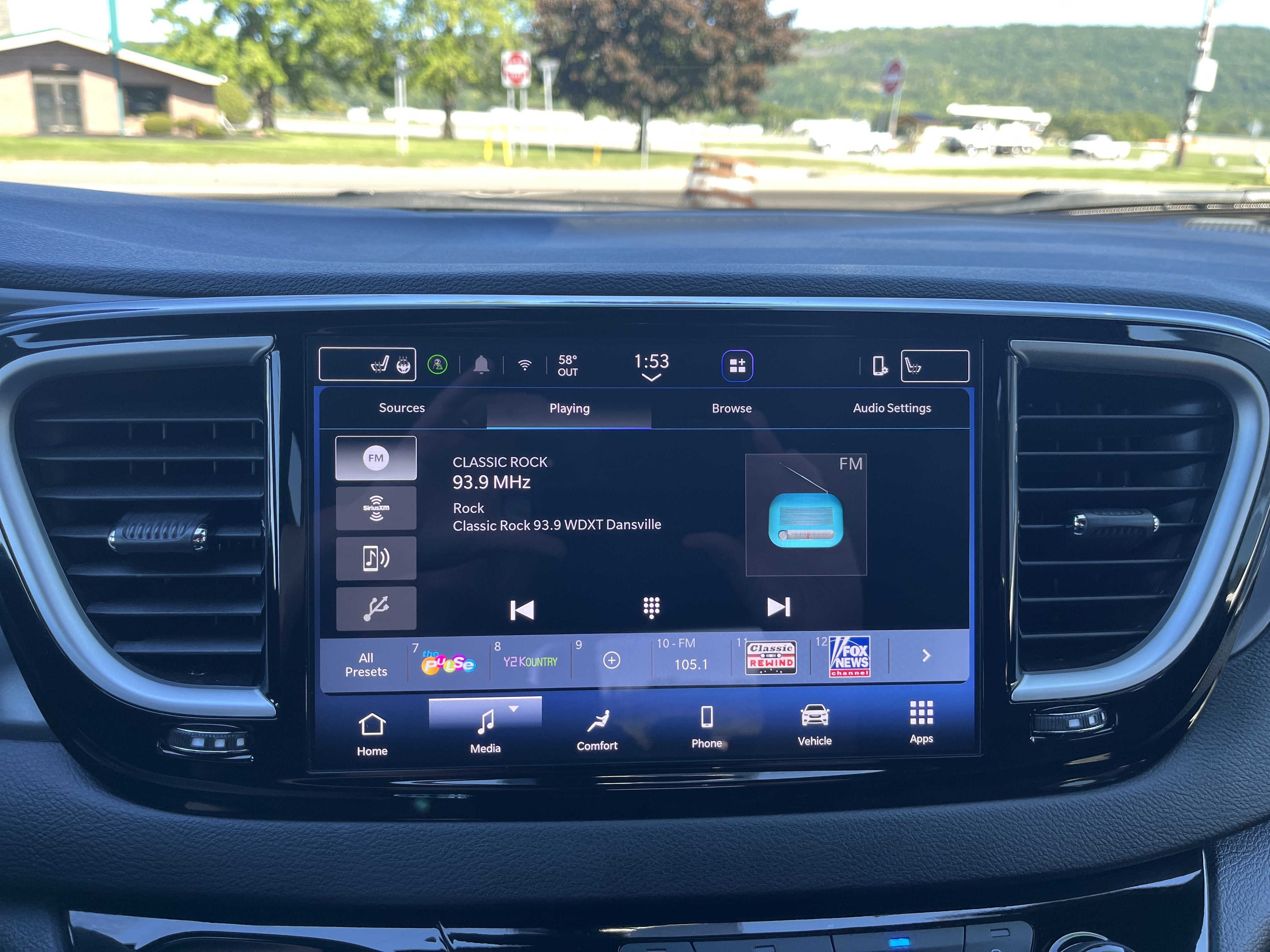 2026 Chrysler Pacifica Select