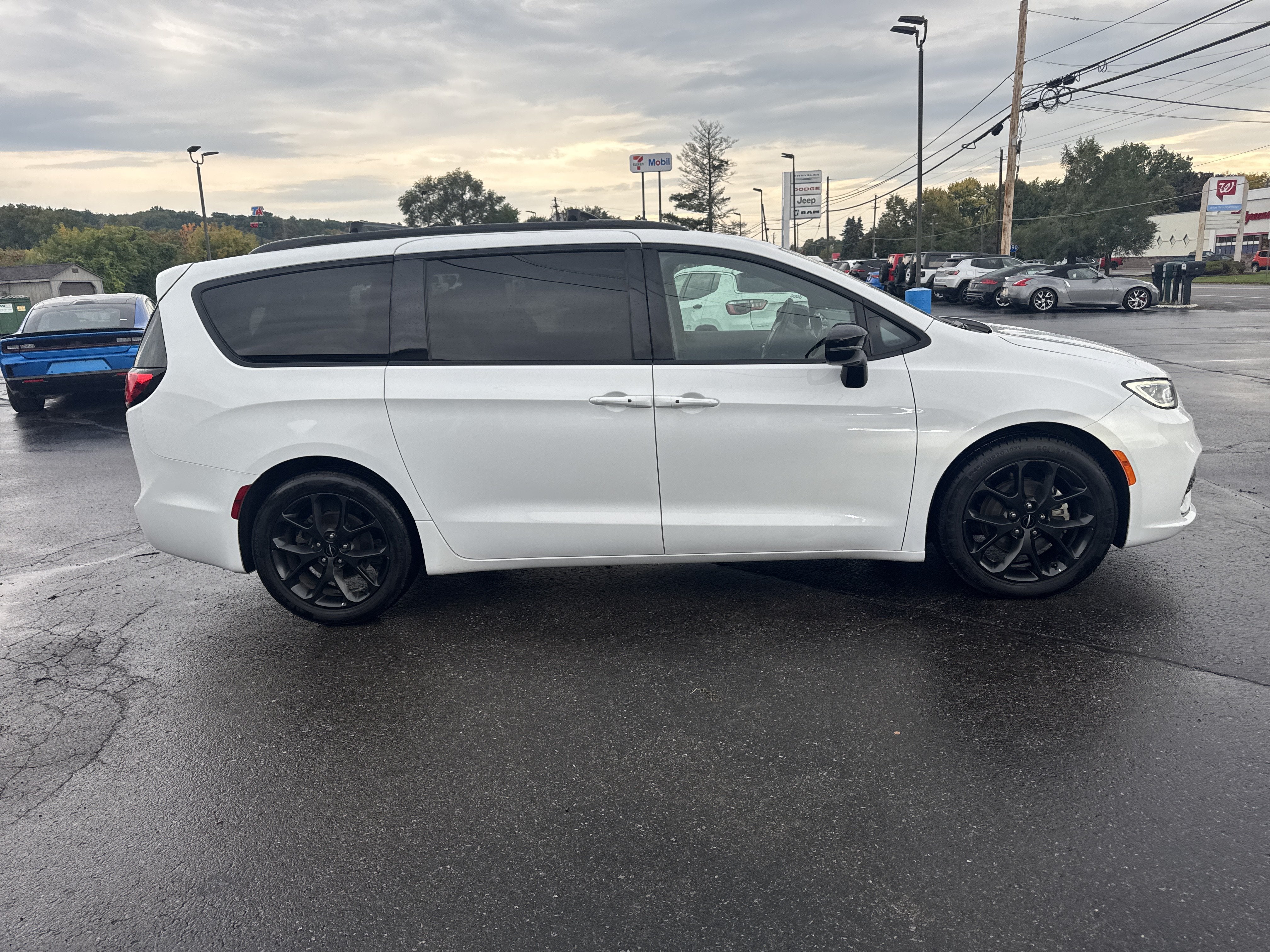 2025 Chrysler Pacifica Limited