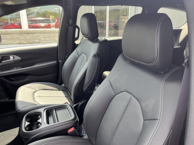 2027 Chrysler Pacifica PACIFICA SELECT AWD