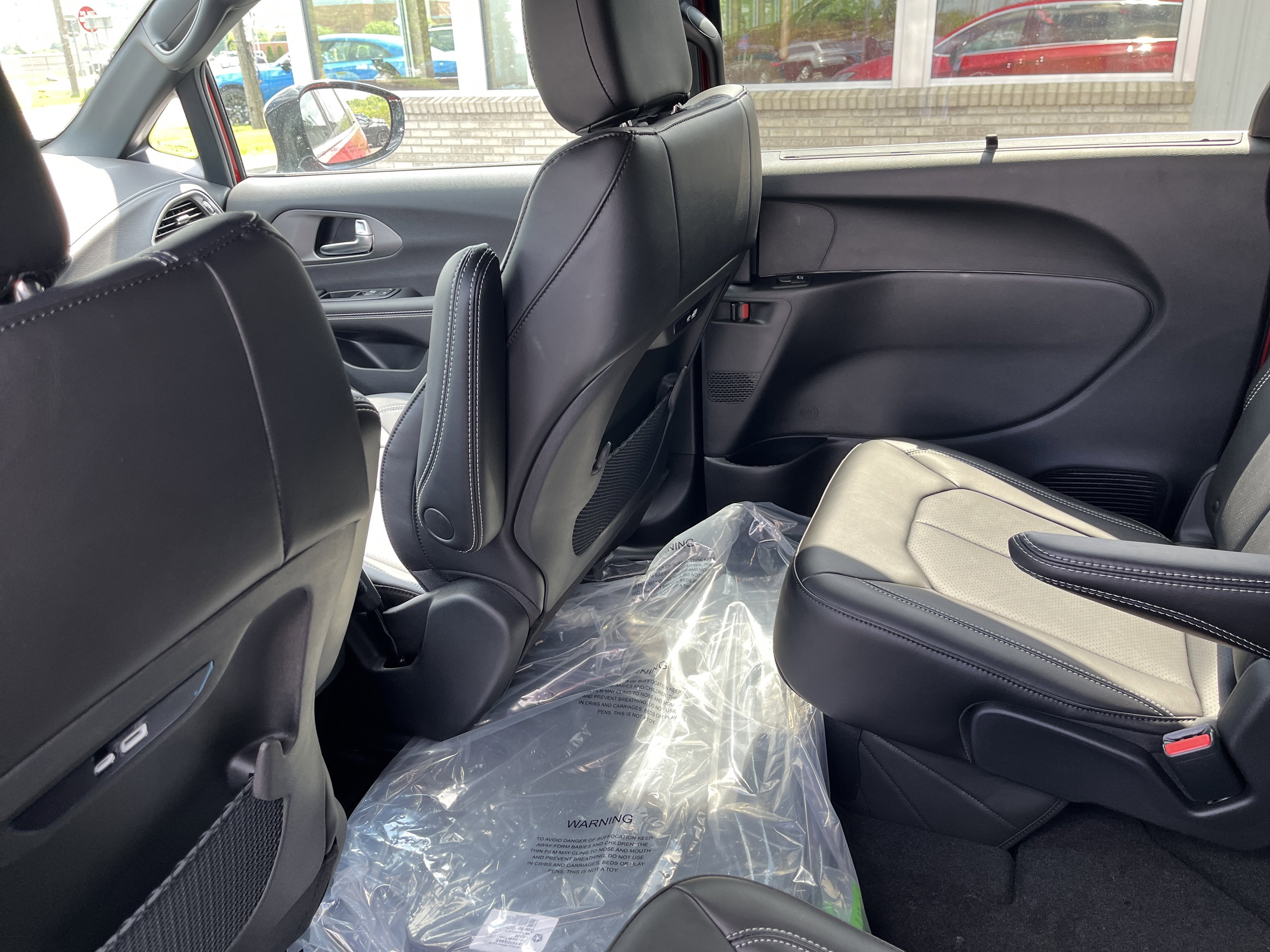 2027 Chrysler Pacifica PACIFICA SELECT AWD