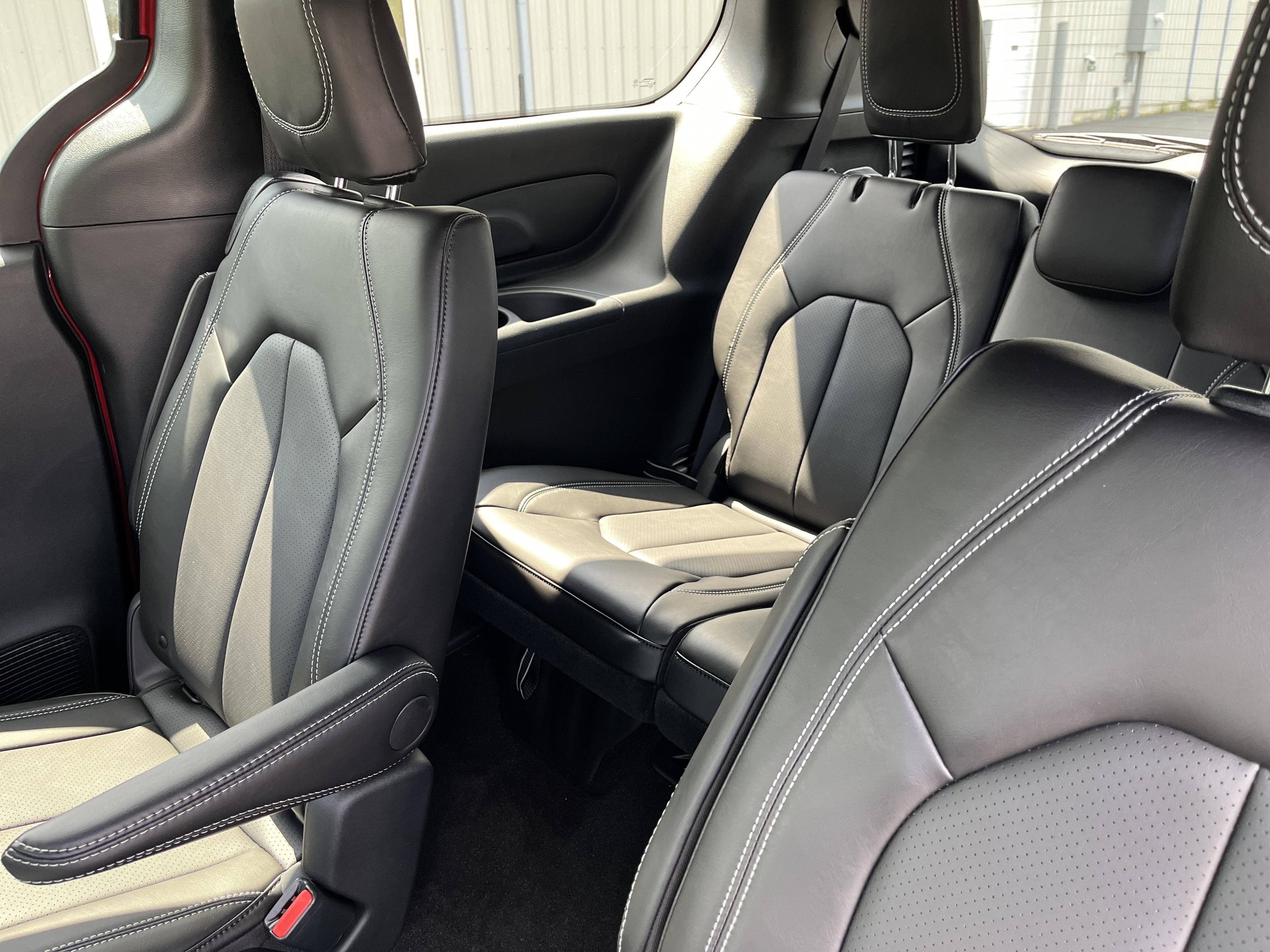 2027 Chrysler Pacifica PACIFICA SELECT AWD