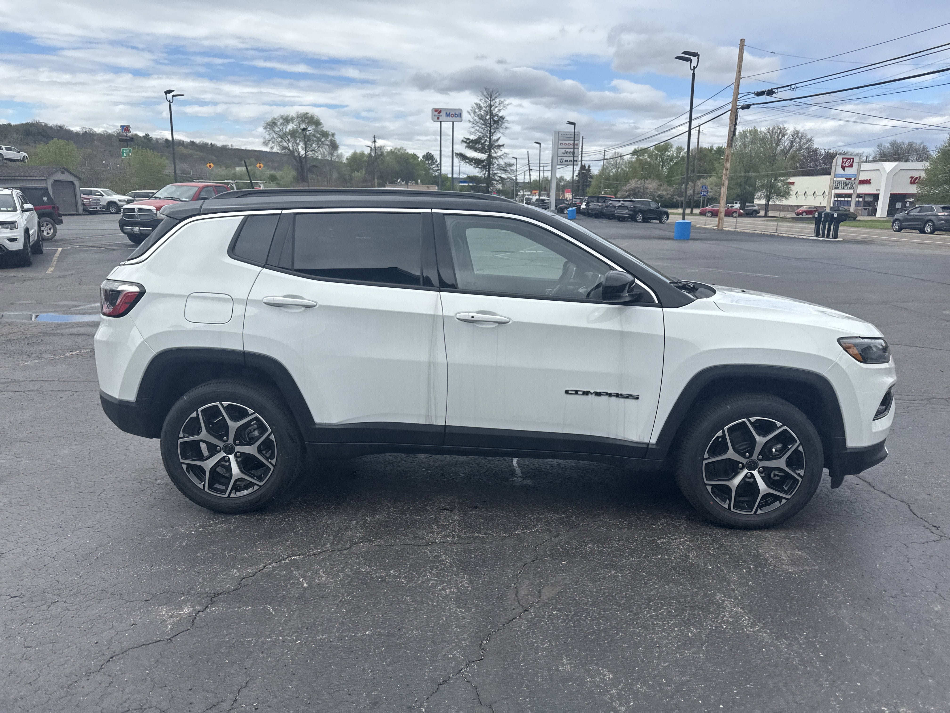 2026 Jeep Compass COMPASS LIMITED 4X4