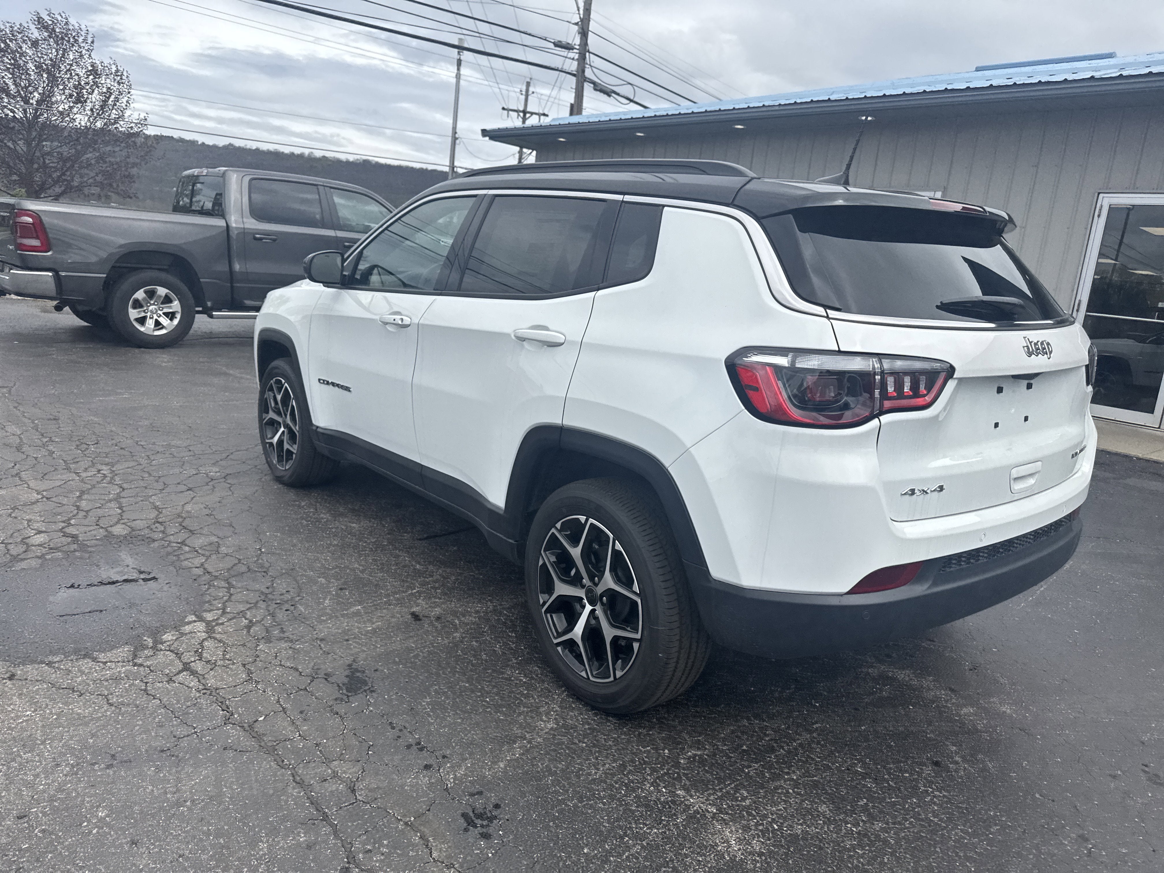 2026 Jeep Compass COMPASS LIMITED 4X4