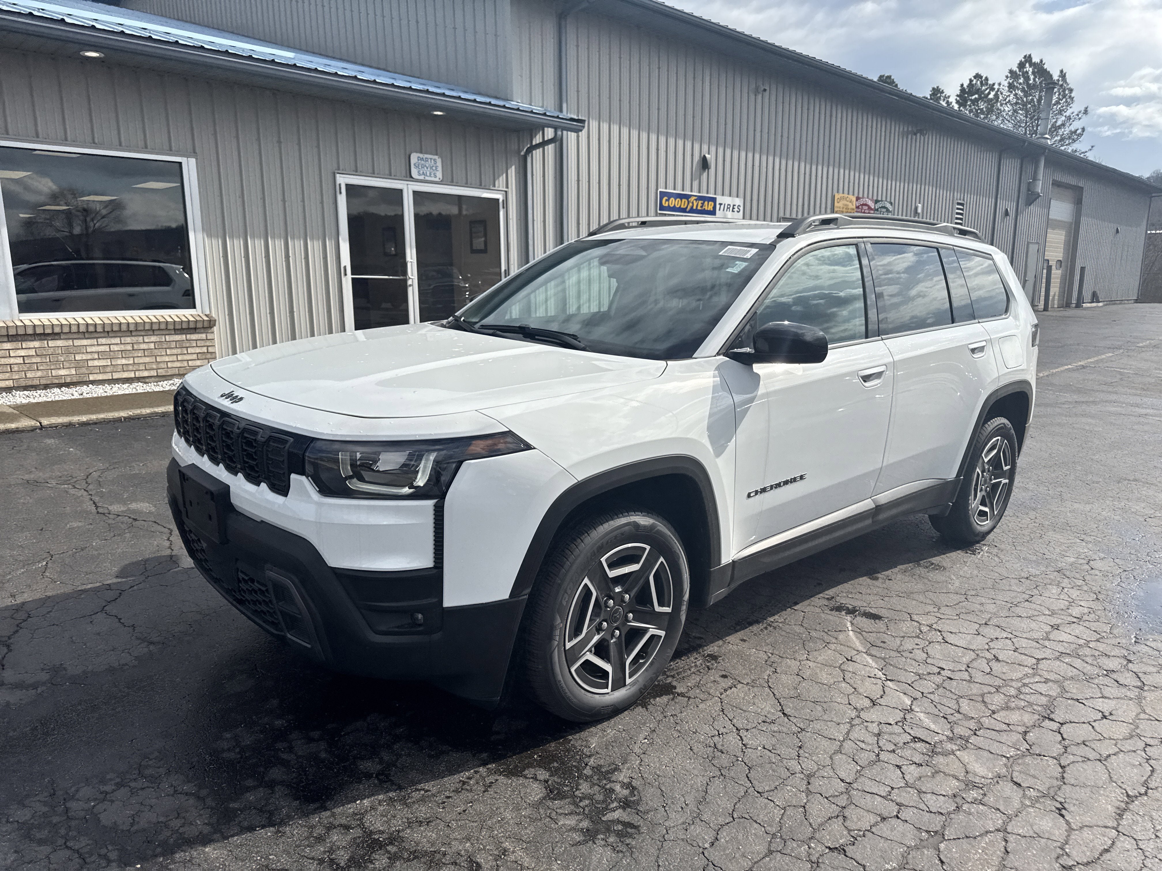 2026 Jeep Cherokee CHEROKEE LAREDO 4X4
