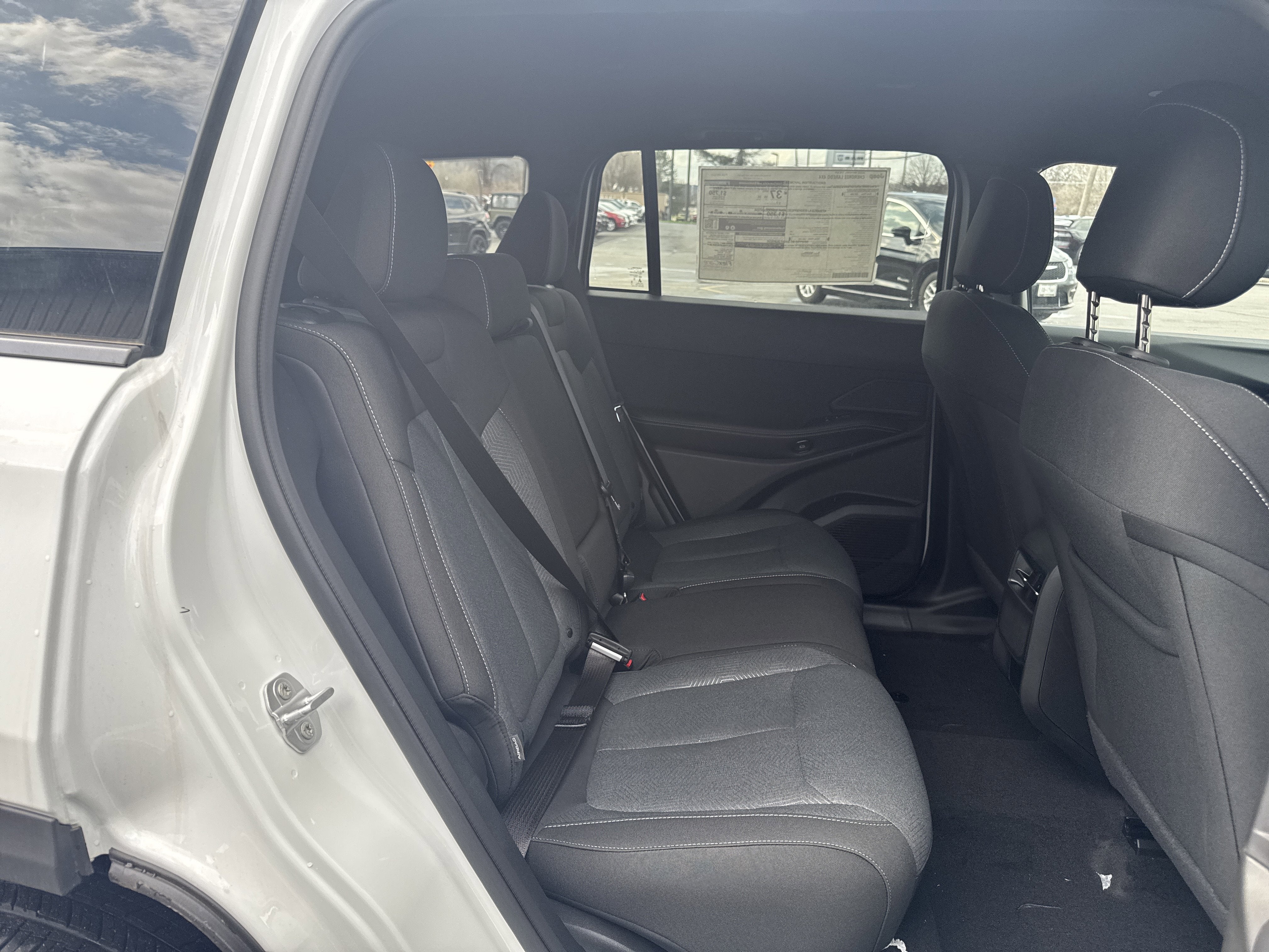 2026 Jeep Cherokee CHEROKEE LAREDO 4X4