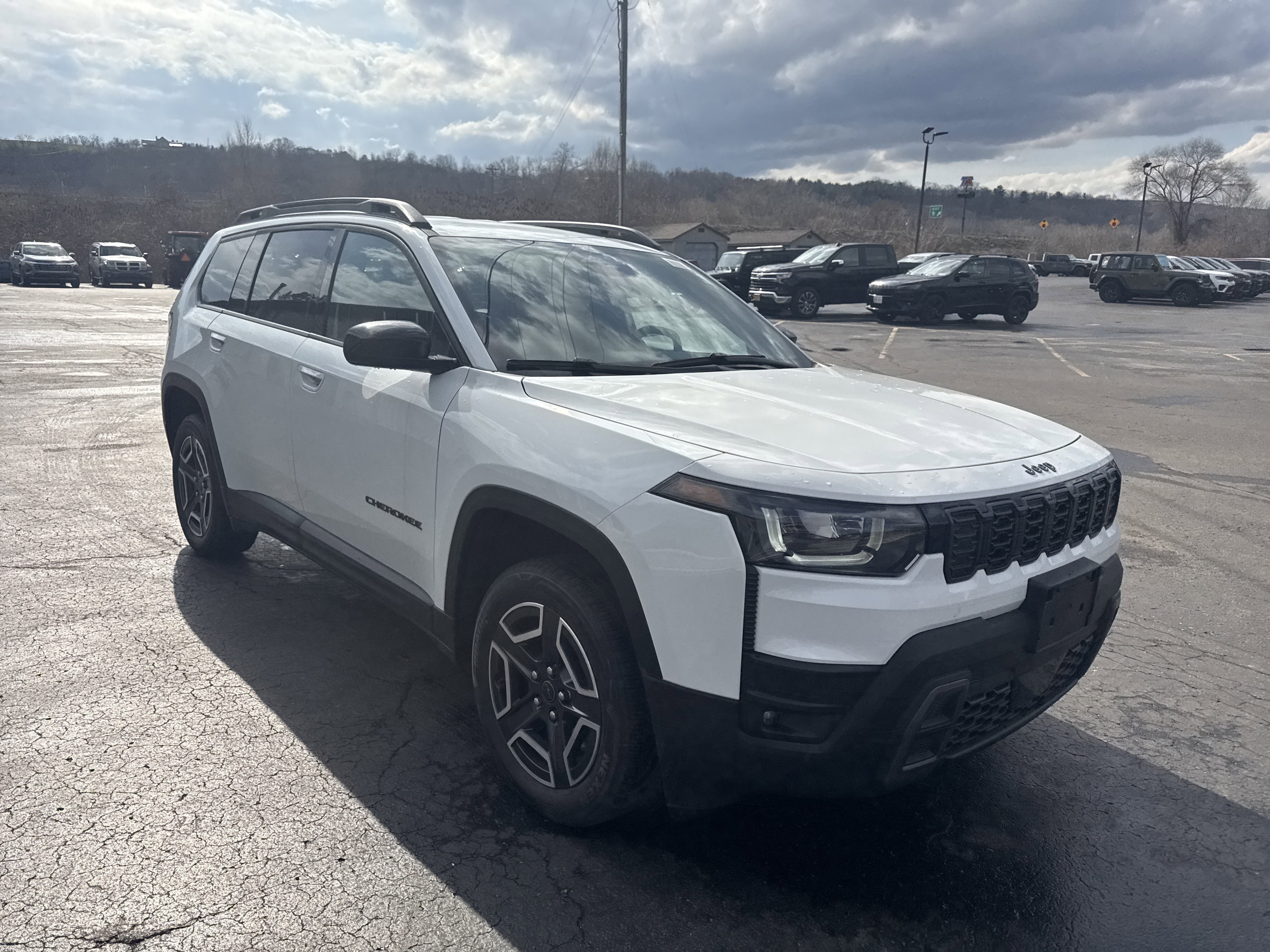 2026 Jeep Cherokee CHEROKEE LAREDO 4X4