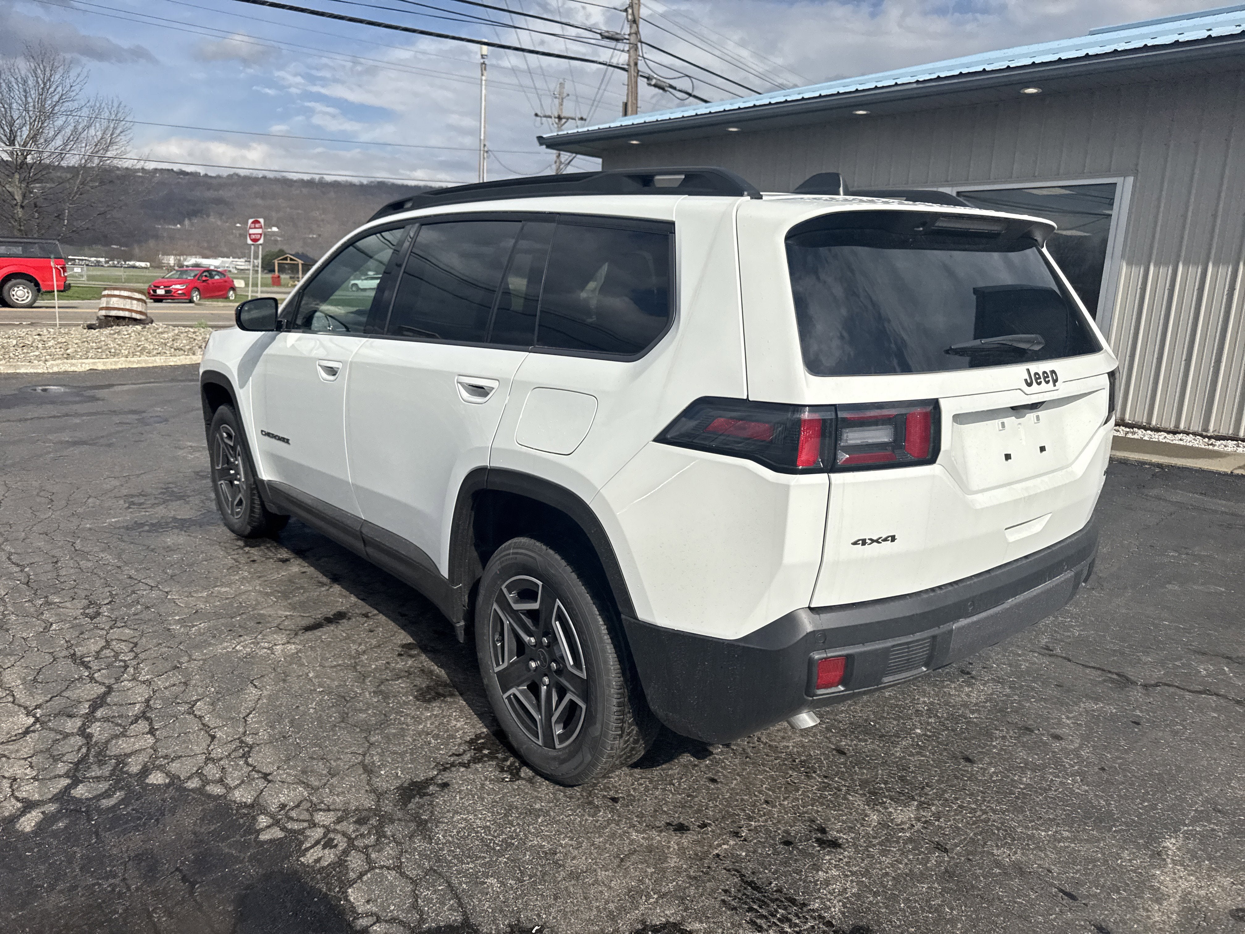 2026 Jeep Cherokee CHEROKEE LAREDO 4X4