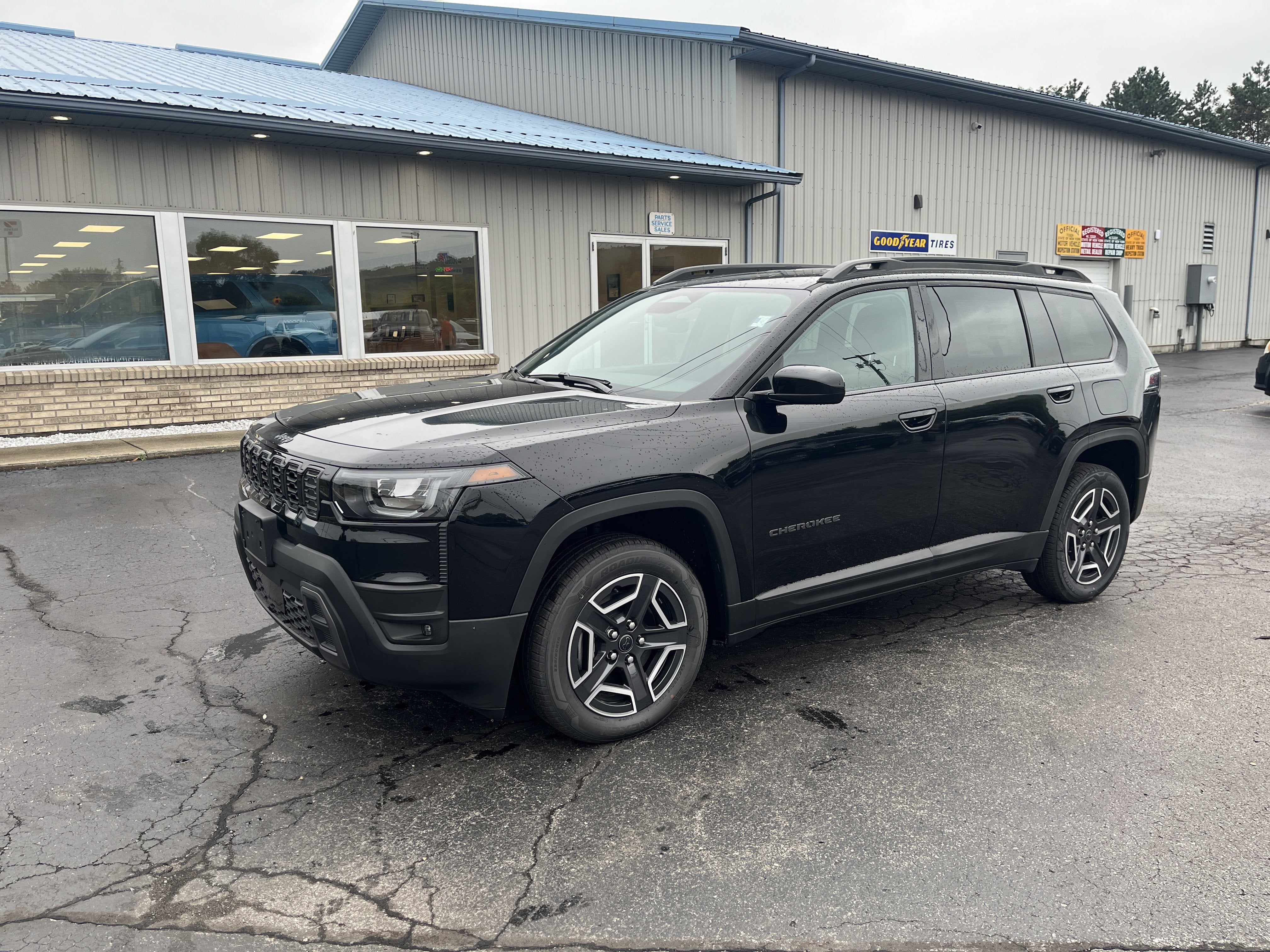 2026 Jeep Cherokee Laredo