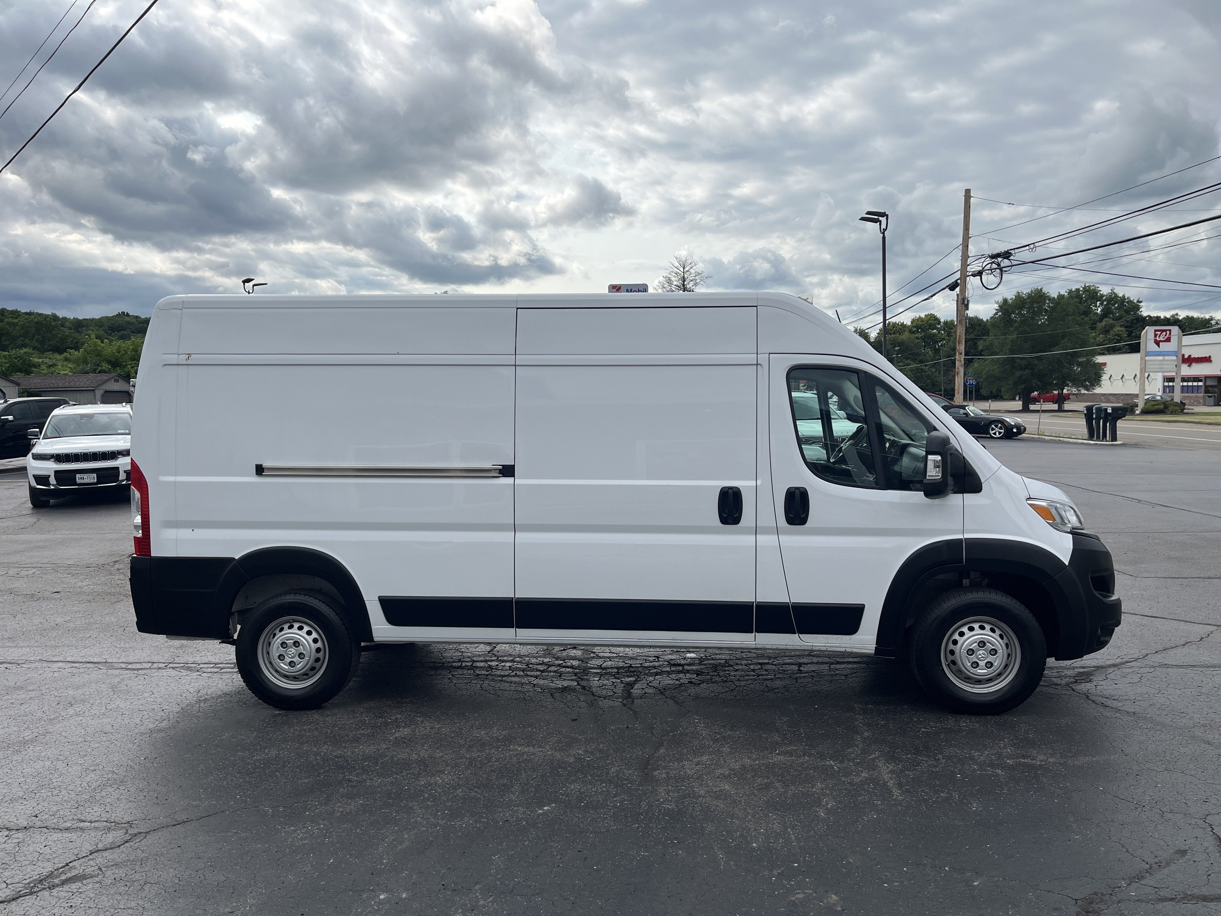 2025 RAM ProMaster Cargo Van Tradesman