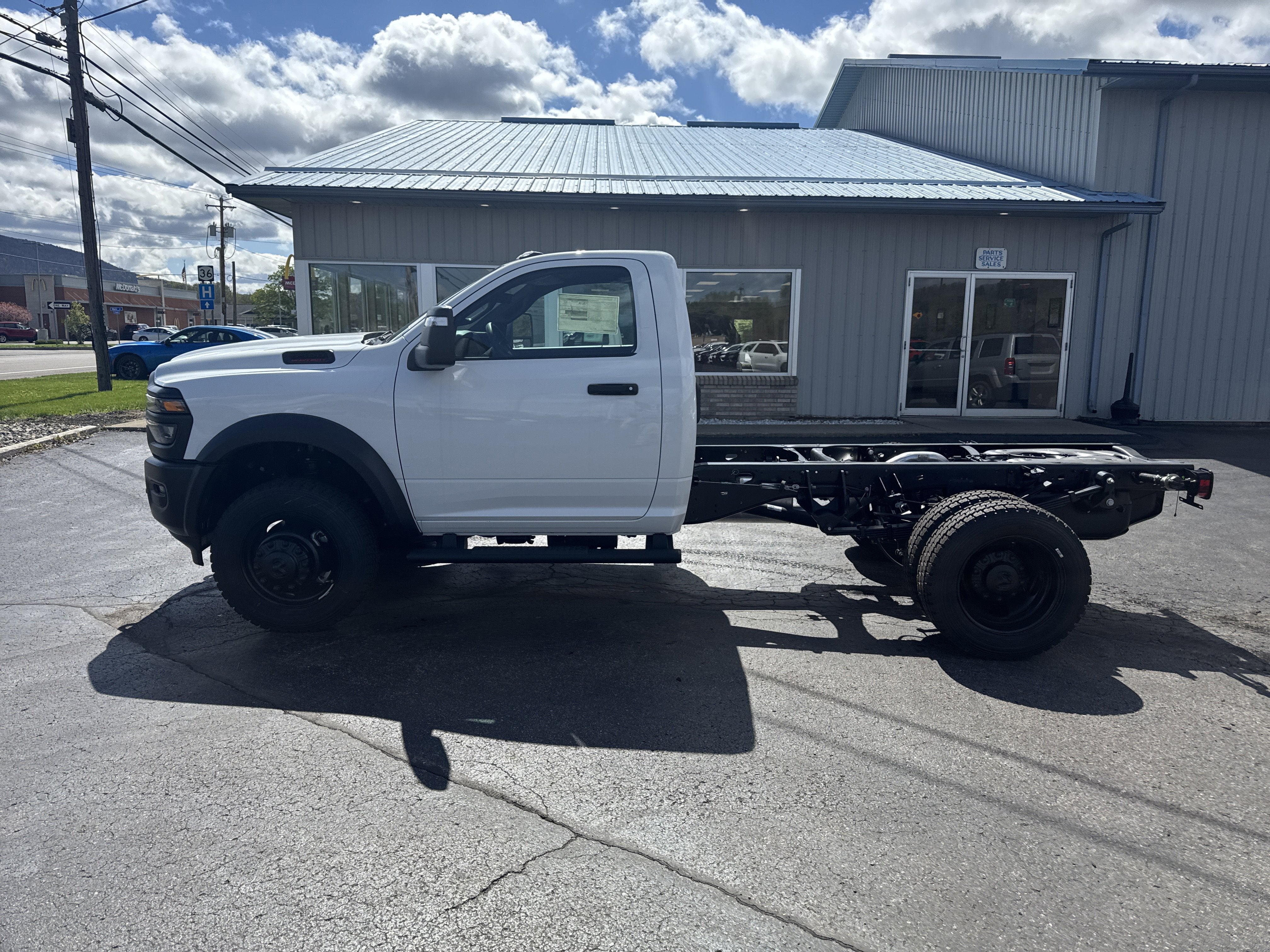 2026 RAM Ram 5500 Chassis Cab RAM 5500 TRADESMAN CHASSIS REGULAR CAB 4X4 60' CA
