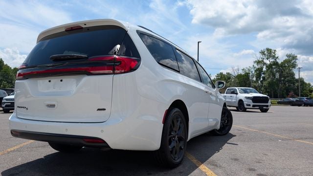 2021 Chrysler Pacifica Touring L AWD