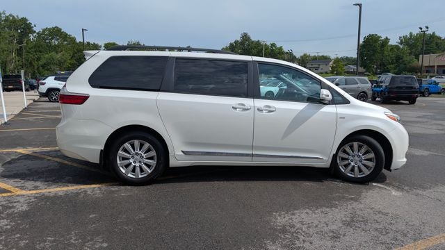 2017 Toyota Sienna Limited 7 Passenger