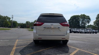 2017 Toyota Sienna Limited 7 Passenger