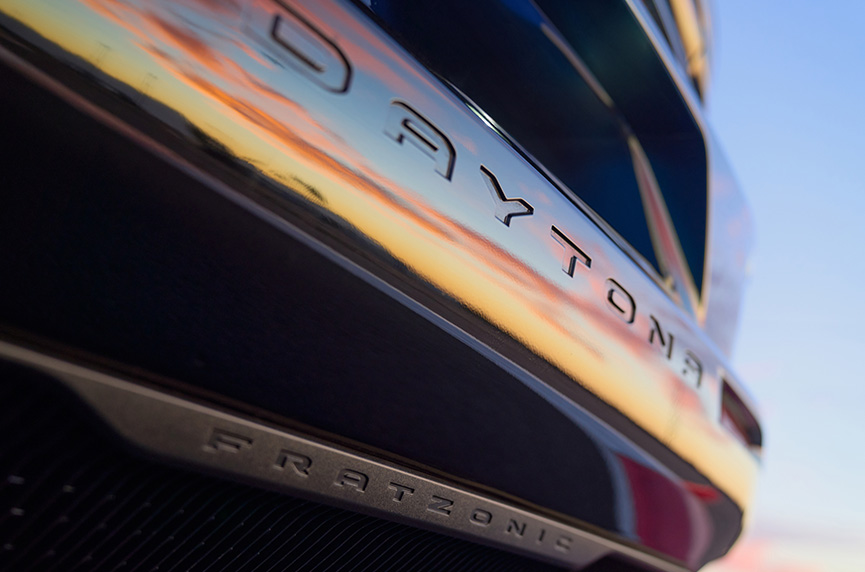 2025 Dodge Charger Daytona Grid Image 2